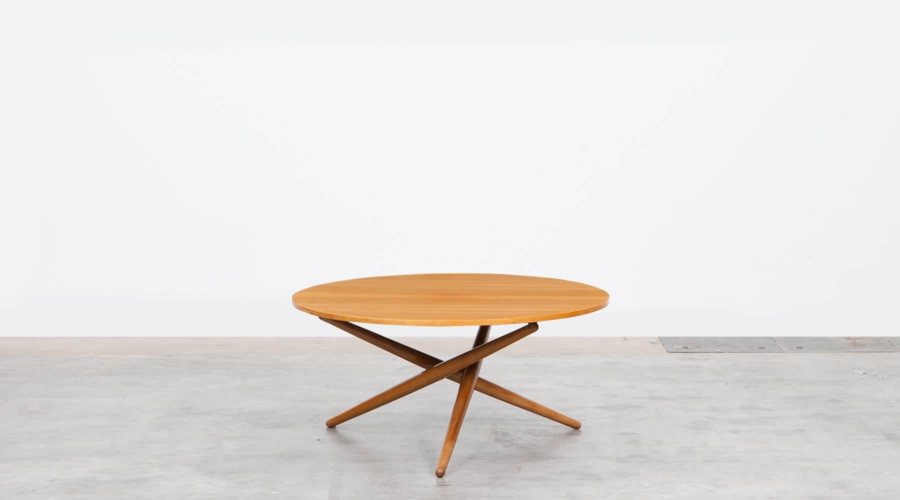 Eat and Tea Table with tabletop in teak by Jürg Bally, Switzerland, 1951.

Eat and tea table designed by Jürg Bally comes with a tabletop in teak on three wooden legs. This model strongly reminds of a Side Table by US designer T.H. Robsjohn-Gibbings