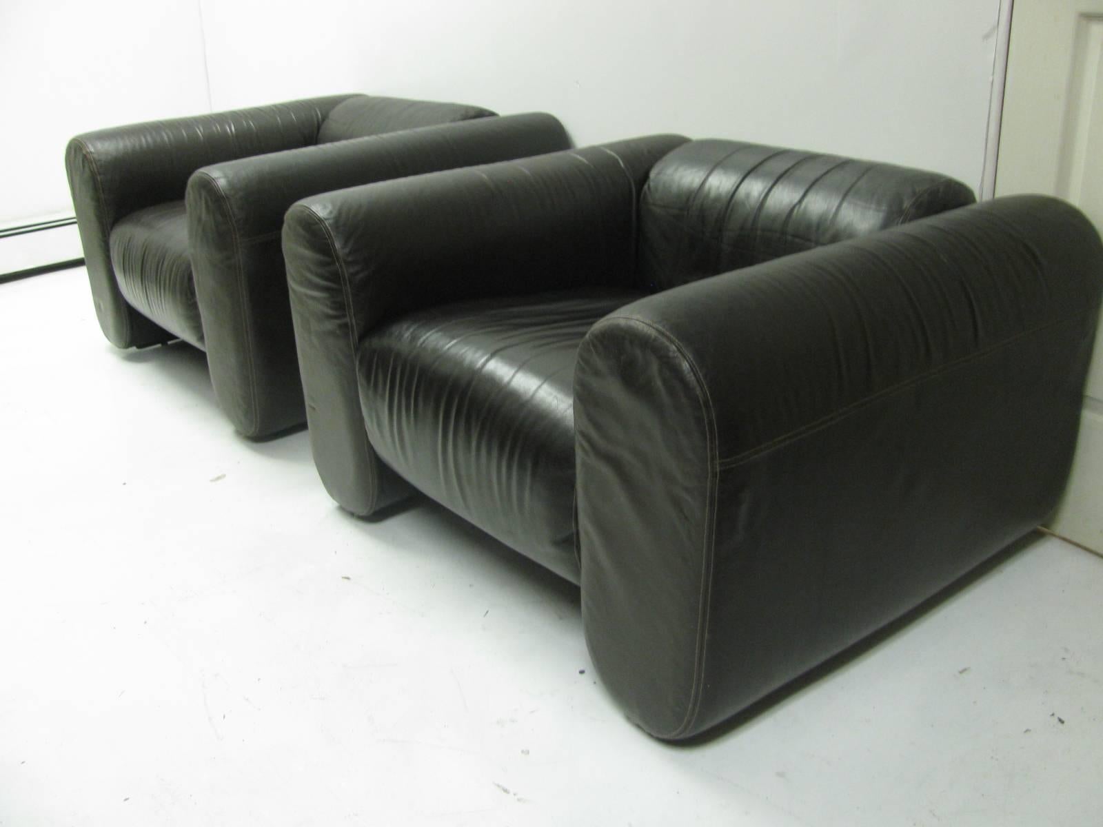 Pair of Mid-Century Modern Leather Club Lounge Chairs by Stendig In Excellent Condition In Port Jervis, NY