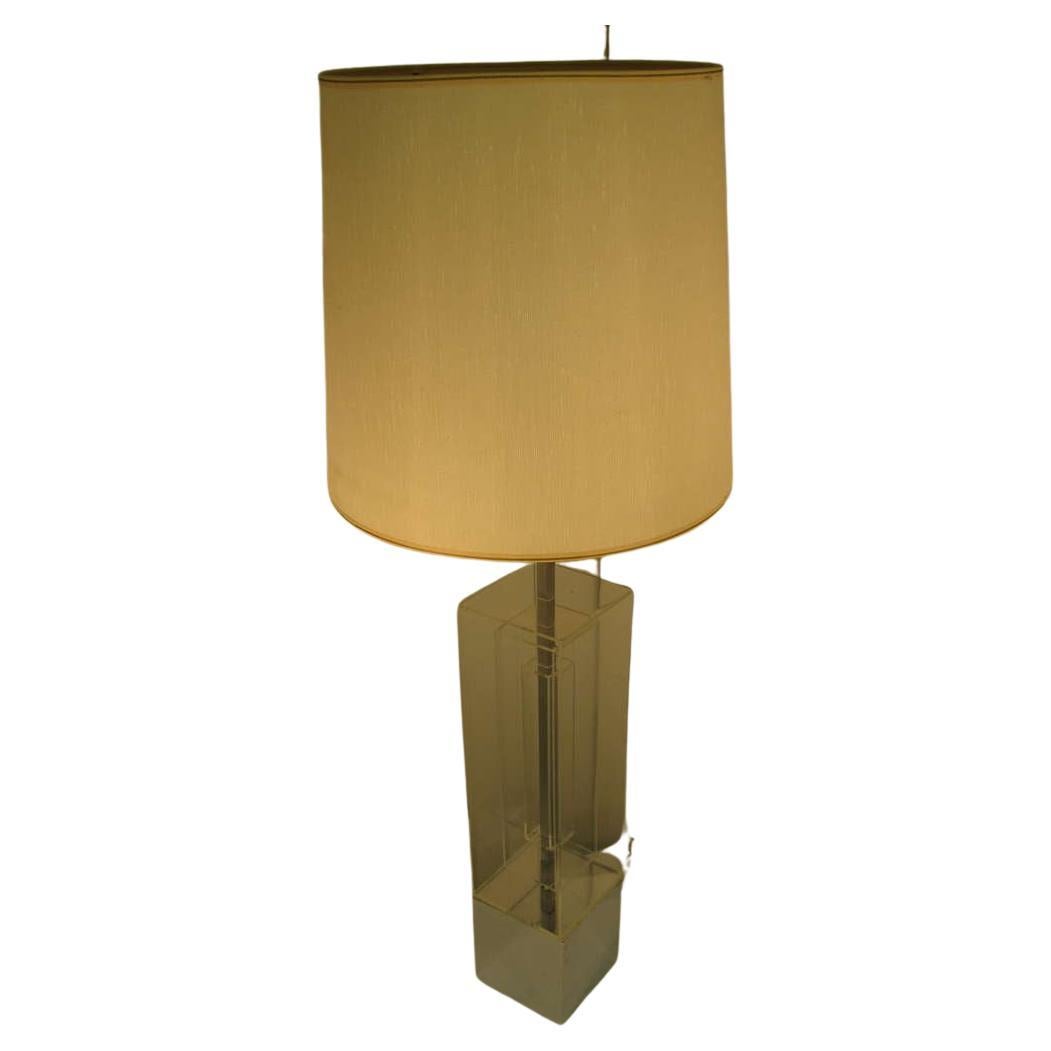 American Pair of Mid-Century Modern Dimensional Architectural Lucite Table Lamps For Sale