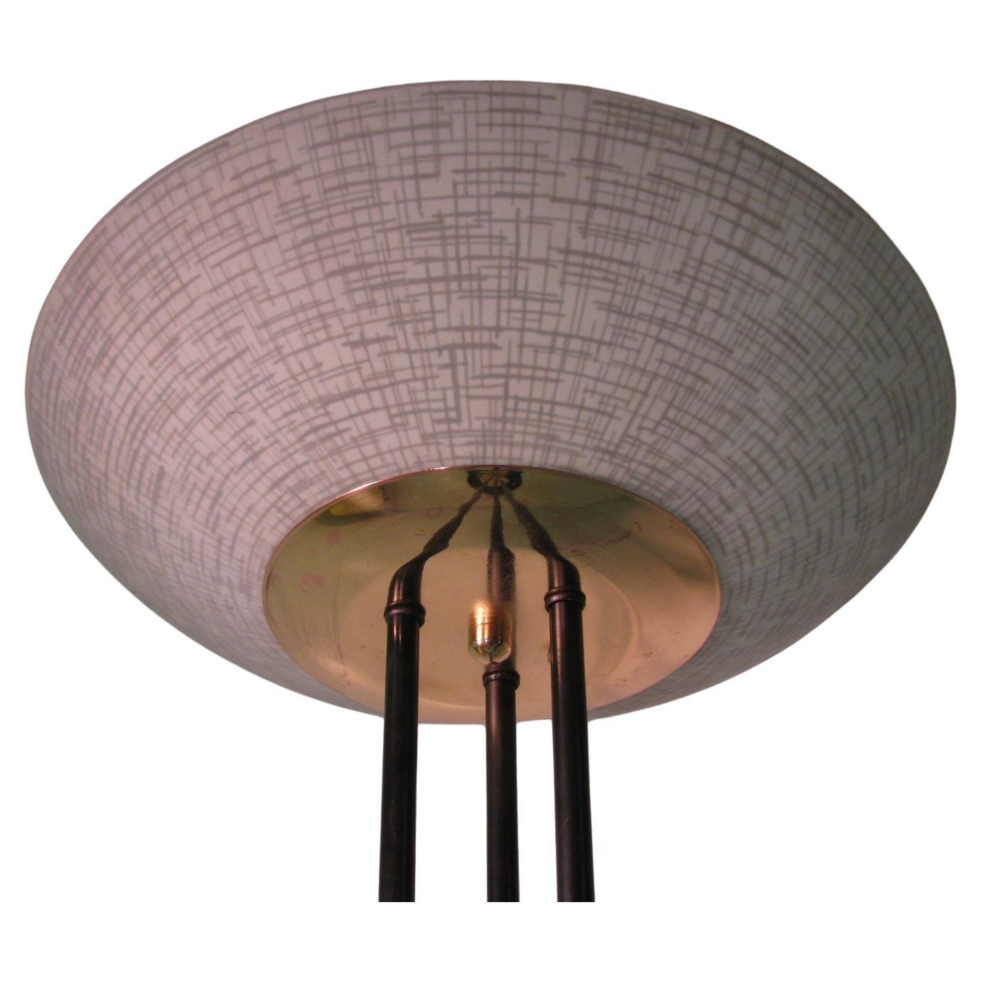 Lampada Torchiere di Gerald Thurston, metà del secolo scorso, con paralume in vetro a forma di piatto In condizioni buone in vendita a Port Jervis, NY