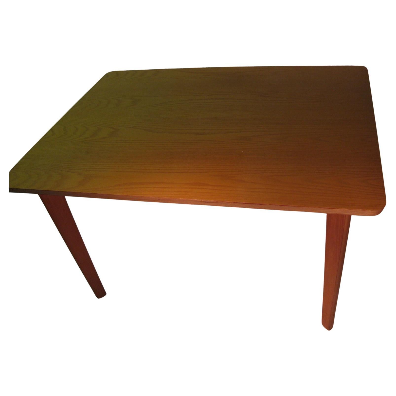 Mid-Century Modern Late 20th Century Modern Custom-Made Oak Table For Sale