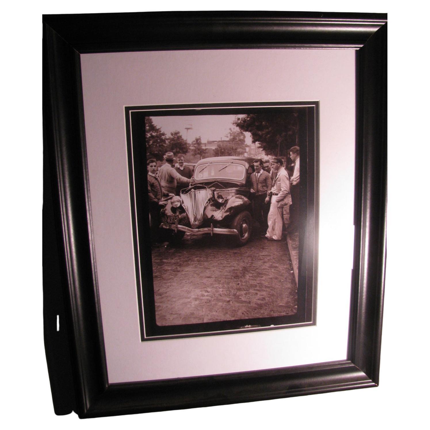 New Jersey c1932 Car Crash Photo with Nearby Onlookers in 1932 Garb For Sale