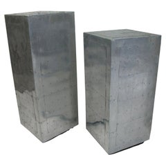Pareja de pedestales industriales de aluminio de mediados de siglo