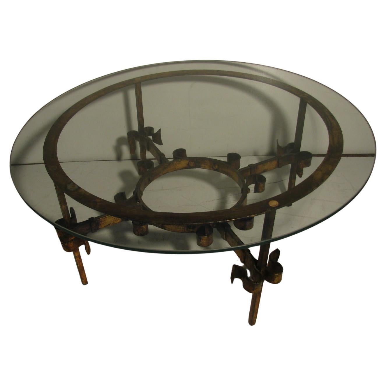 Mid Century Hollywood Regency Gilt French Iron Cocktail Table Forjado en venta