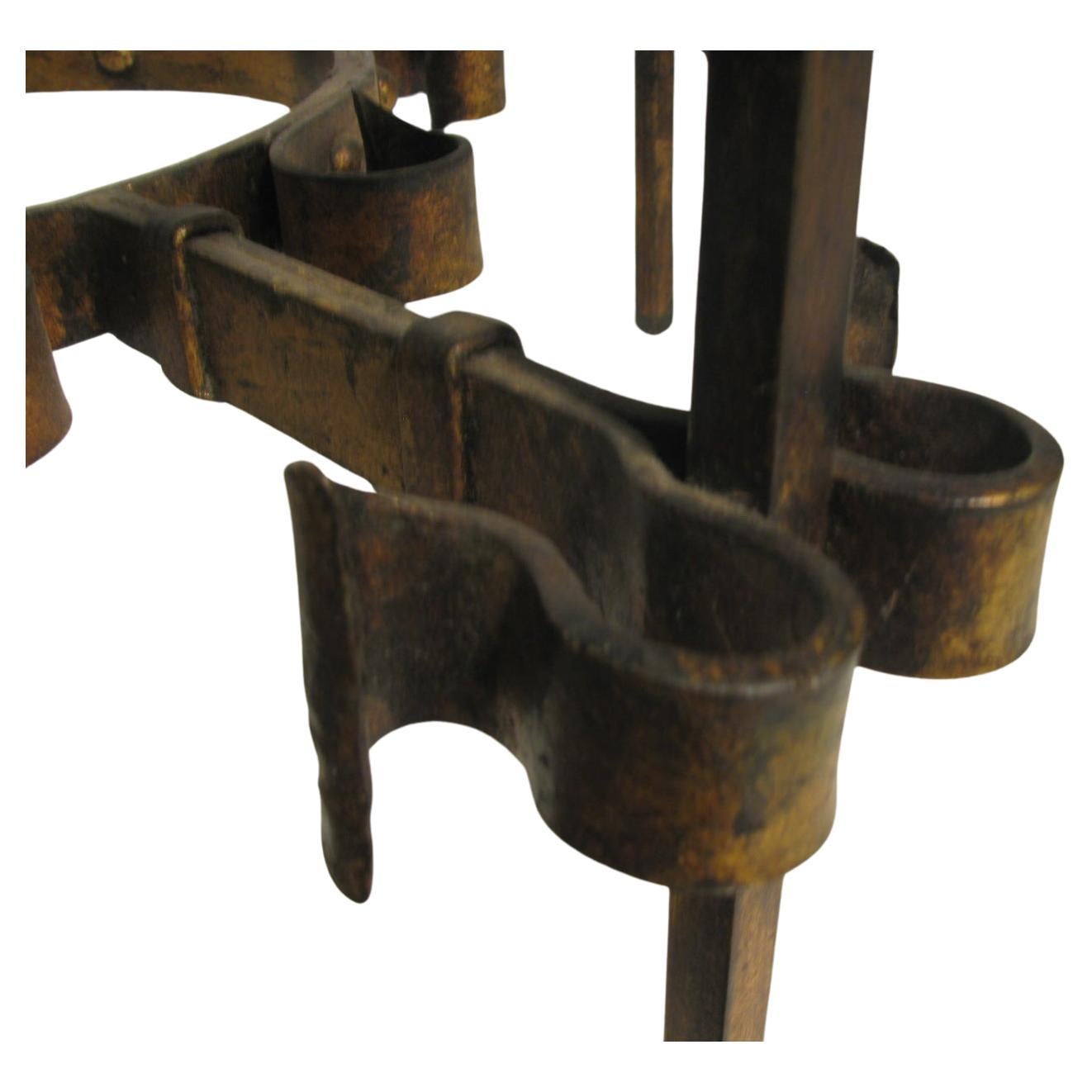 Mid Century Hollywood Regency Gilt French Iron Cocktail Table Francés en venta
