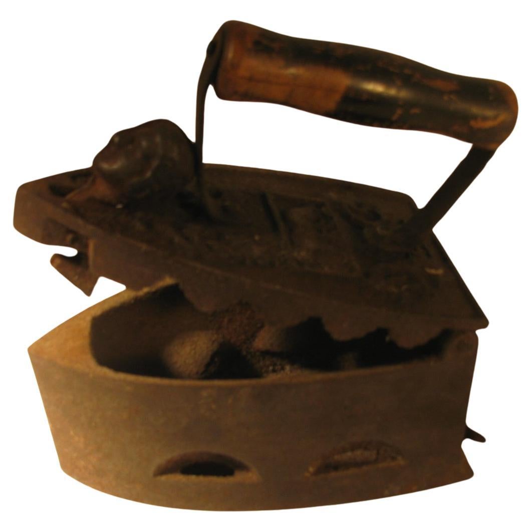 19. Jahrhundert Italienisches Gusseisen, Kohlegetriebenes Eisen (Primitiv) im Angebot