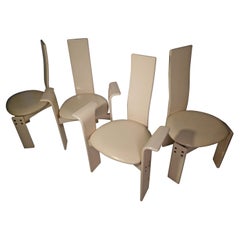 Set di quattro sedie da pranzo postmoderne laccate in Italia
