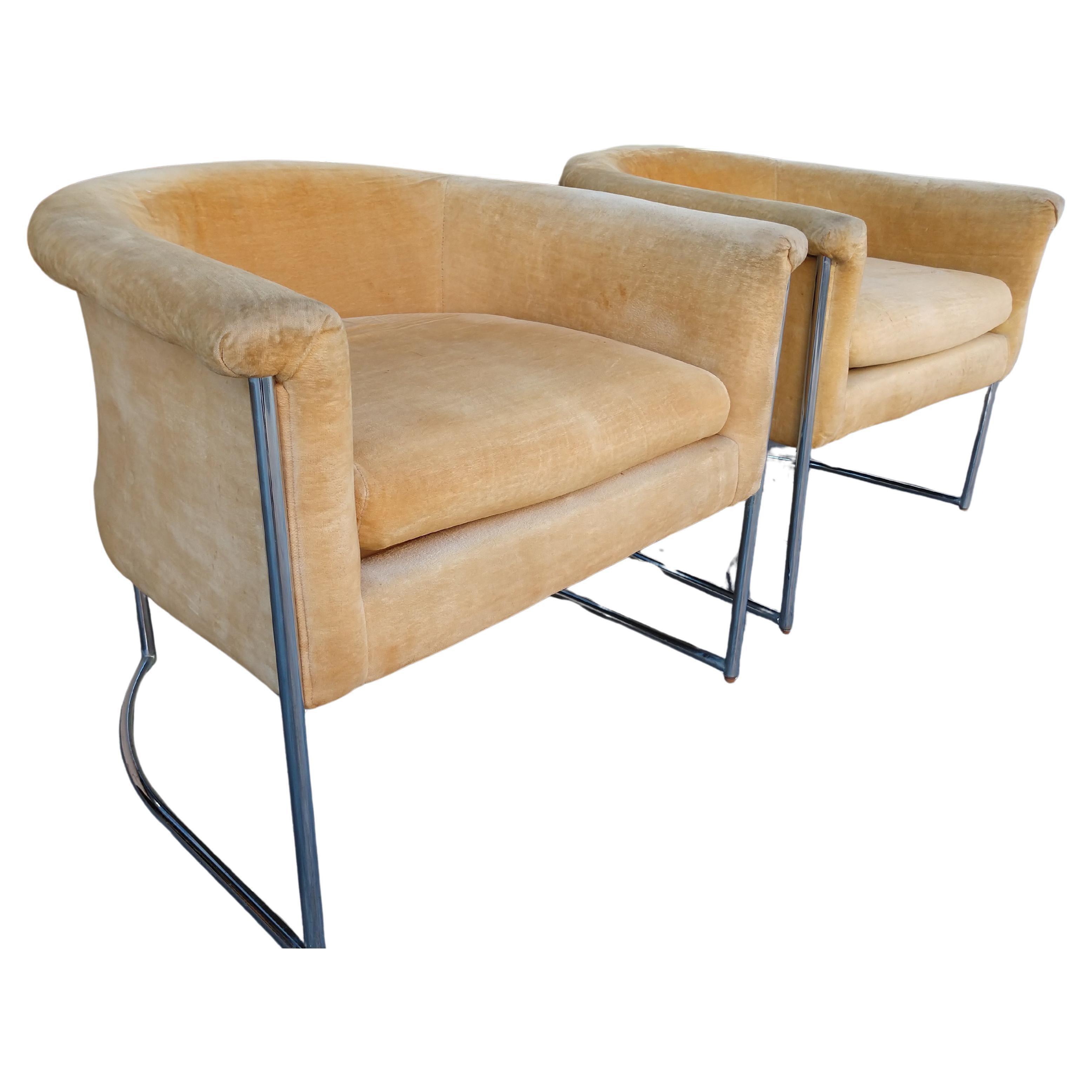 Pair of Mid-Century Modern Barrel Back Lounge Chairs For Sale