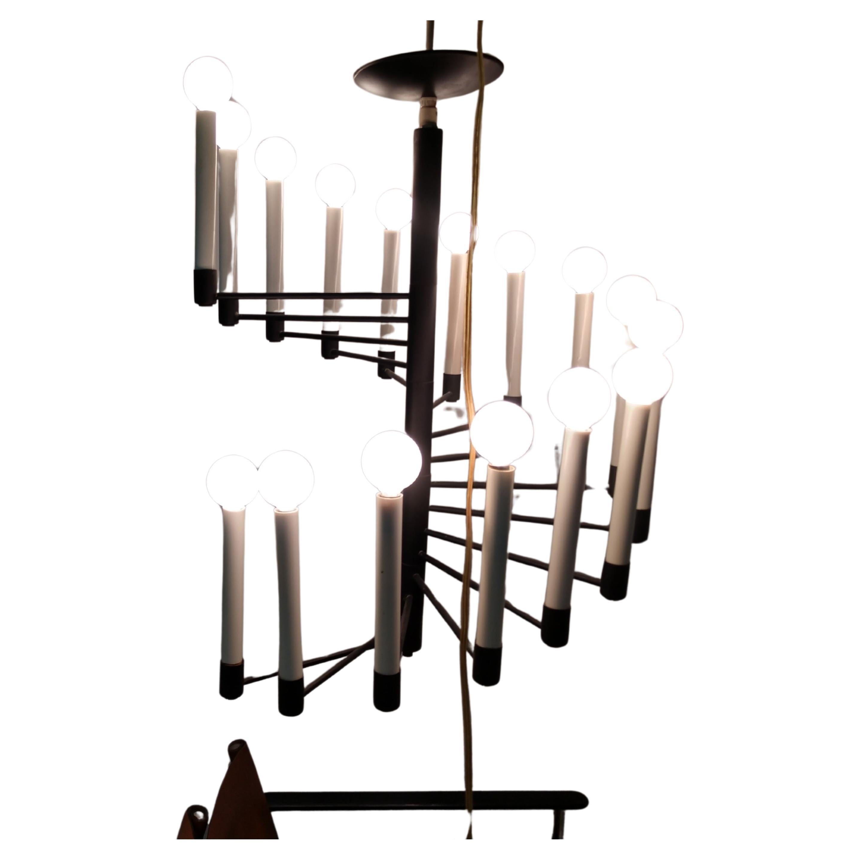 Painted Mid-Century Modern Sixteen-Light Spiral Chandelier by Lightolier For Sale