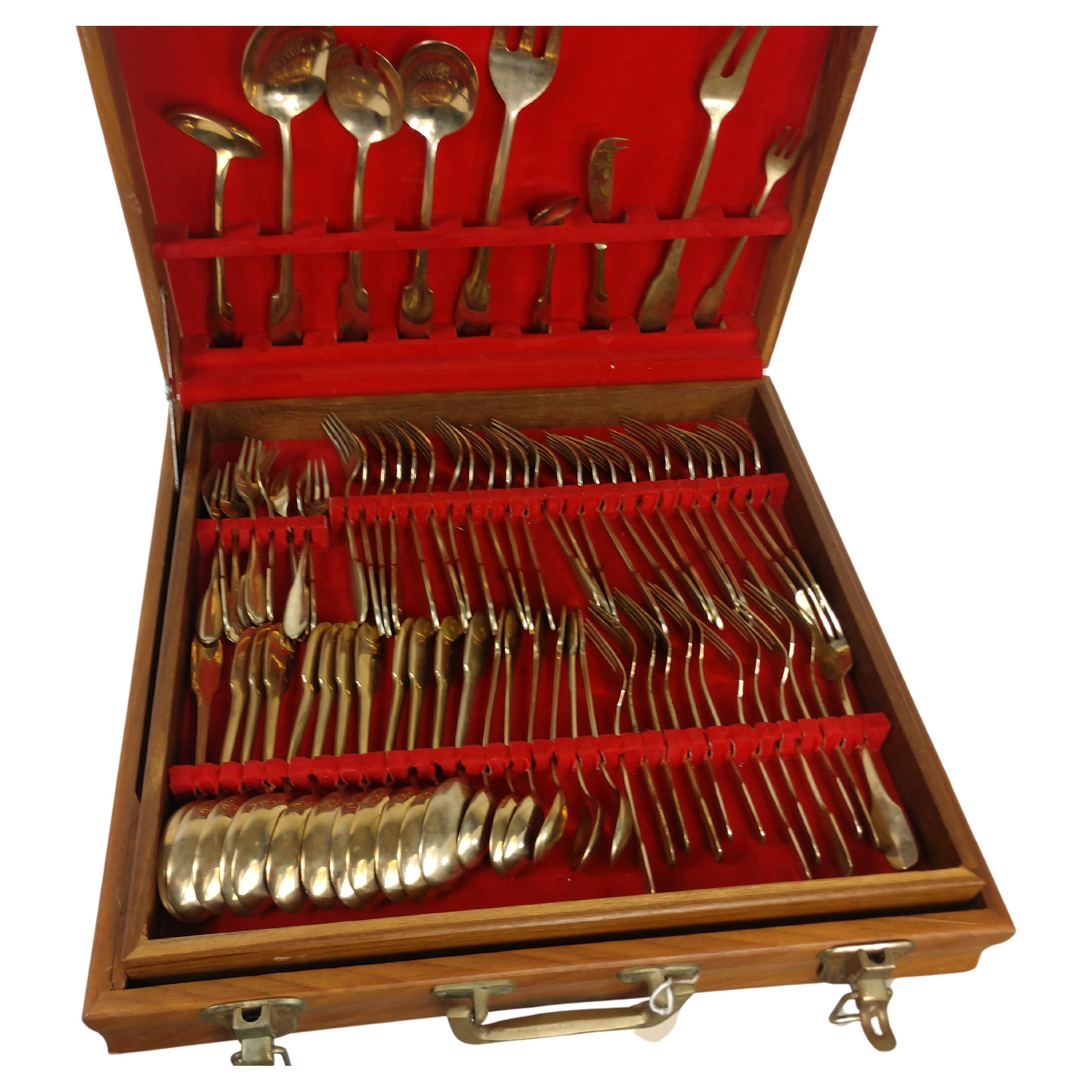 Fabulous full set of nickel bronze flatware from Thailand.
Set consists of 24 dinner knives, 24 dinner forks, 12 large spoons, 12 fish forks, 12 fish knives, 12 ice tea spoons, 12 tea spoons, 12salad forks, 12 butter knives, 10 desert forks and 11