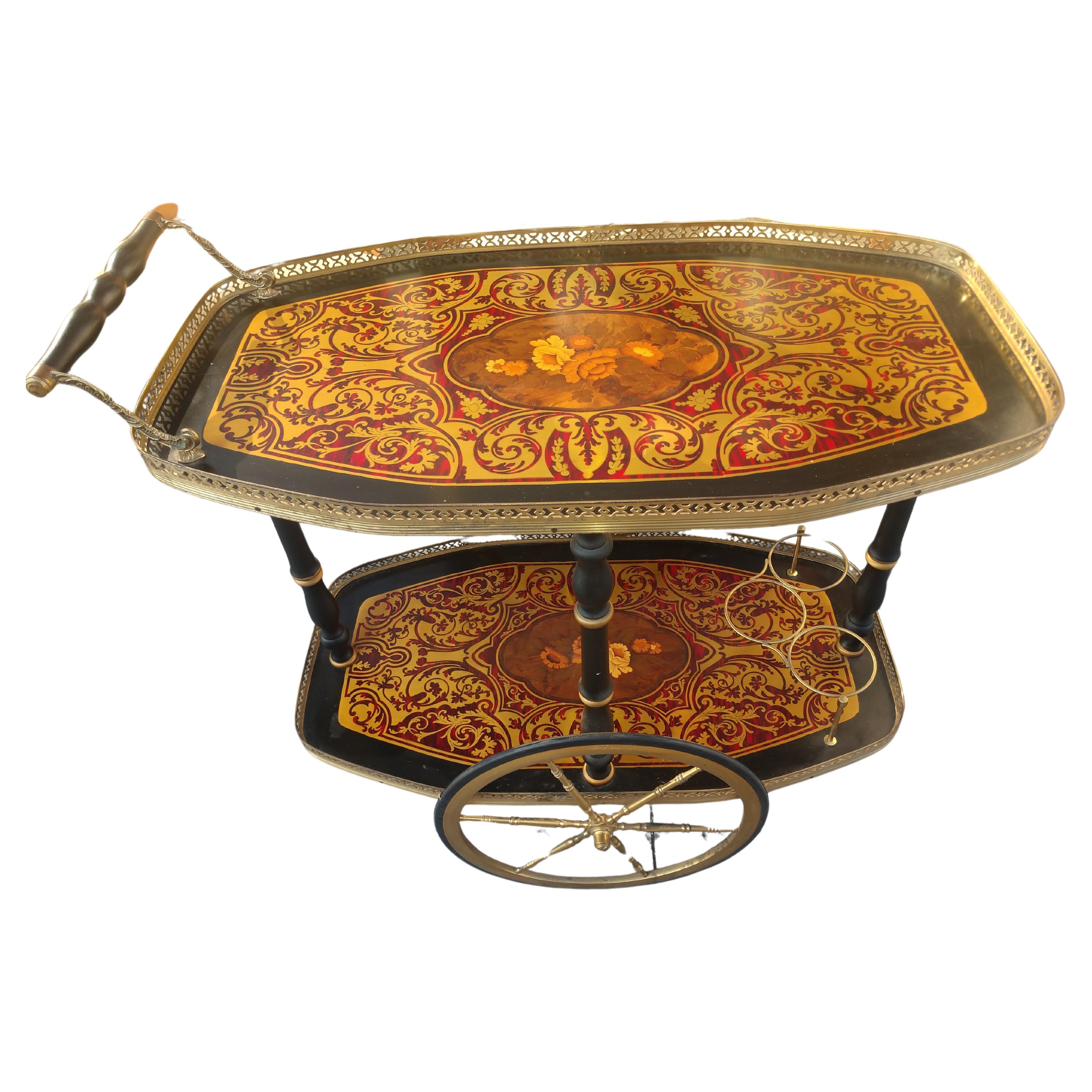 Carro de bar neoclásico de Boulle con incrustaciones de madera y latón reticulado, Italia