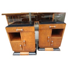 Paire de tables de nuit françaises Art Déco en bois de ronce