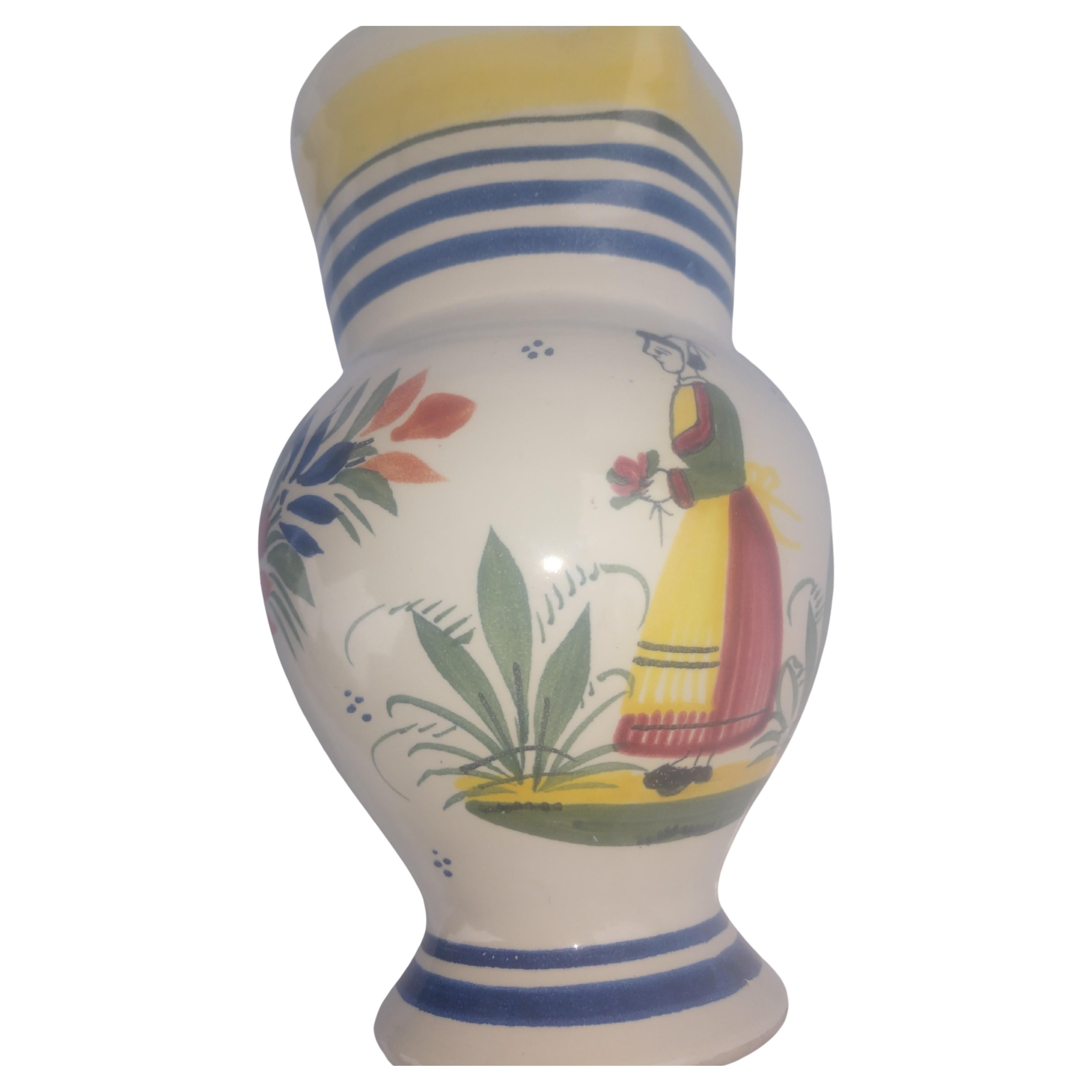 Gran jarra de loza Henriot Quimper con mujer bretona Provincial francés en venta