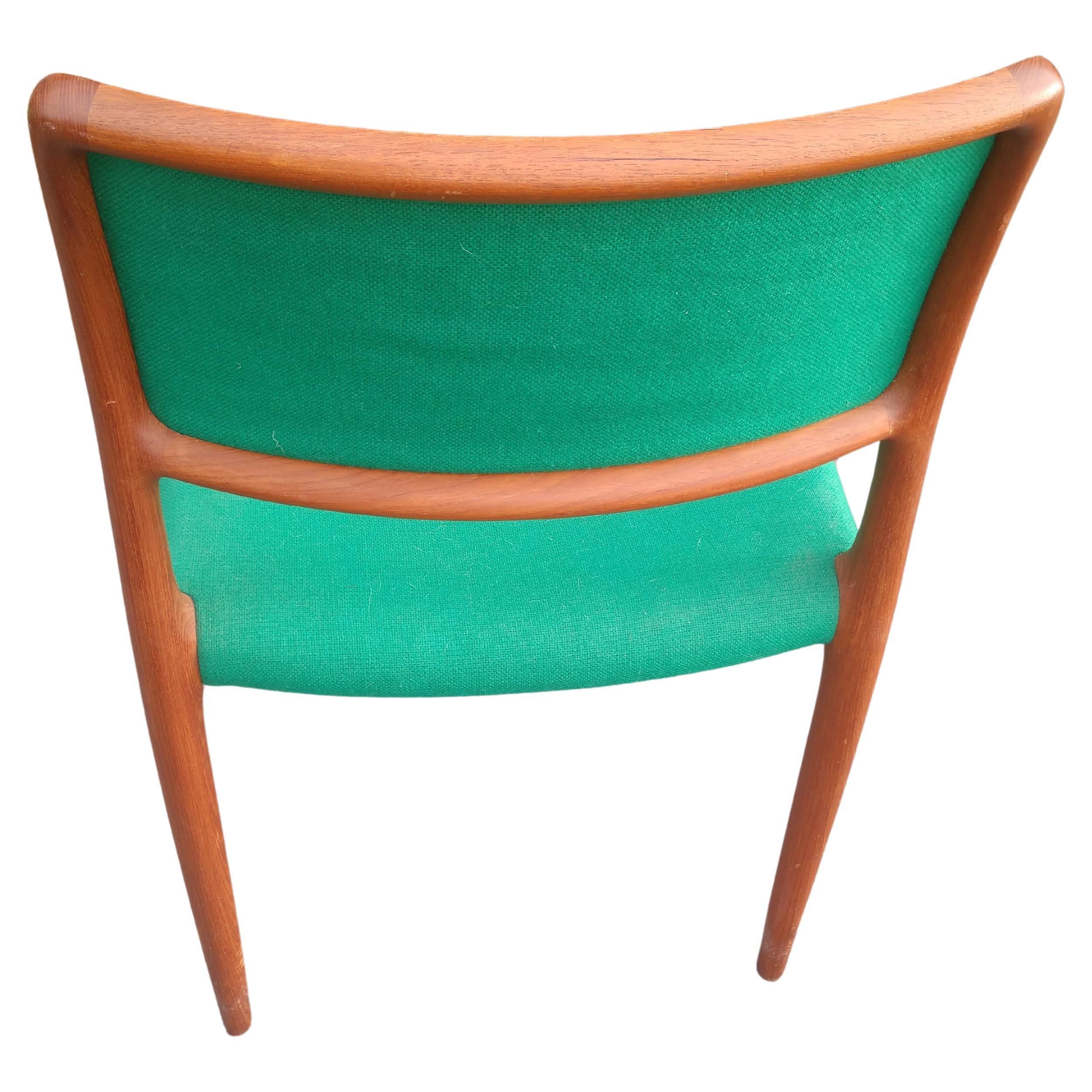 Midcentury Danish Modern Set of 6 Jl Moller Dining Chairs, circa 1970 For Sale 2