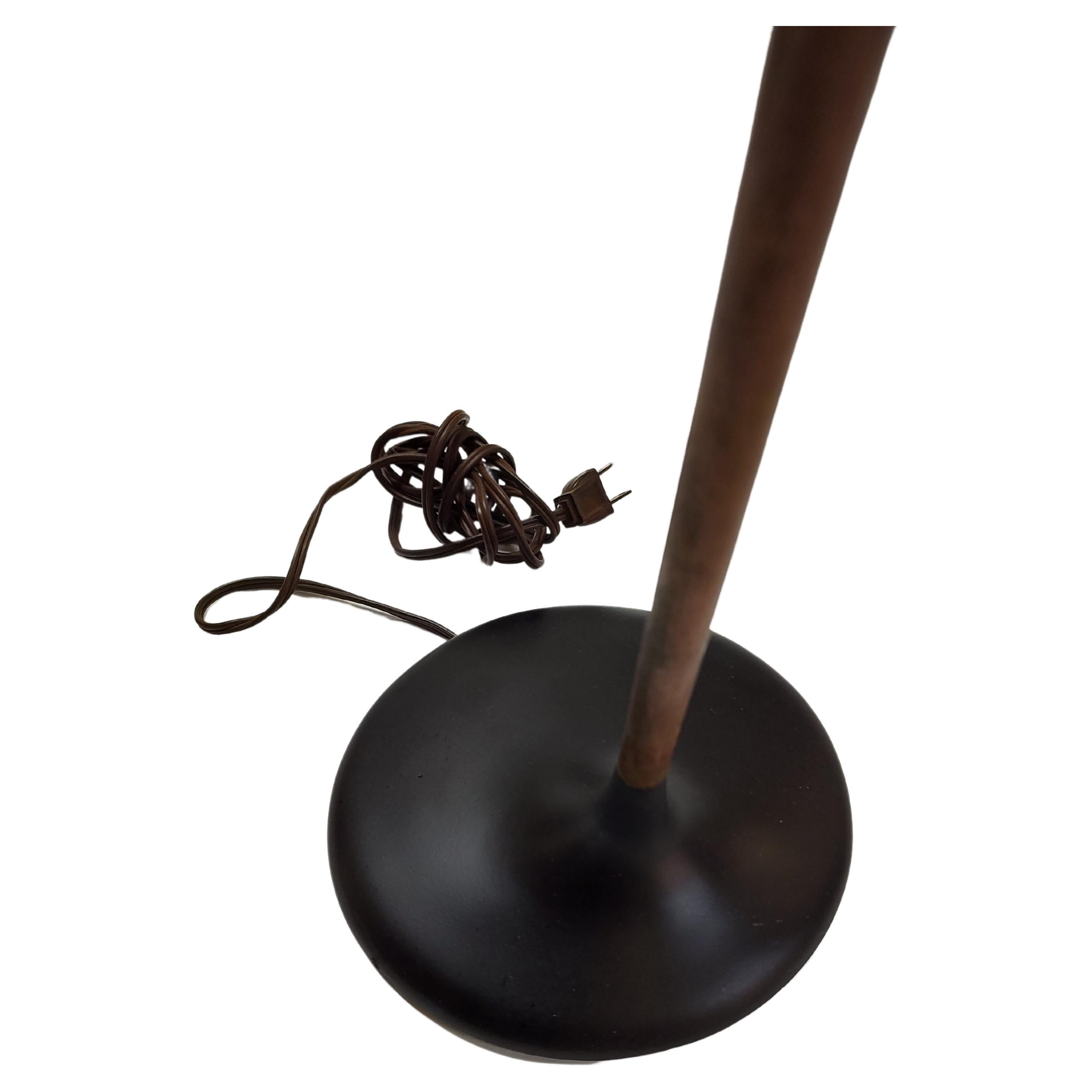 Swedish Mid-Century Modern Unique Sculptural Brass & Black Metal Desk Table Lamp For Sale