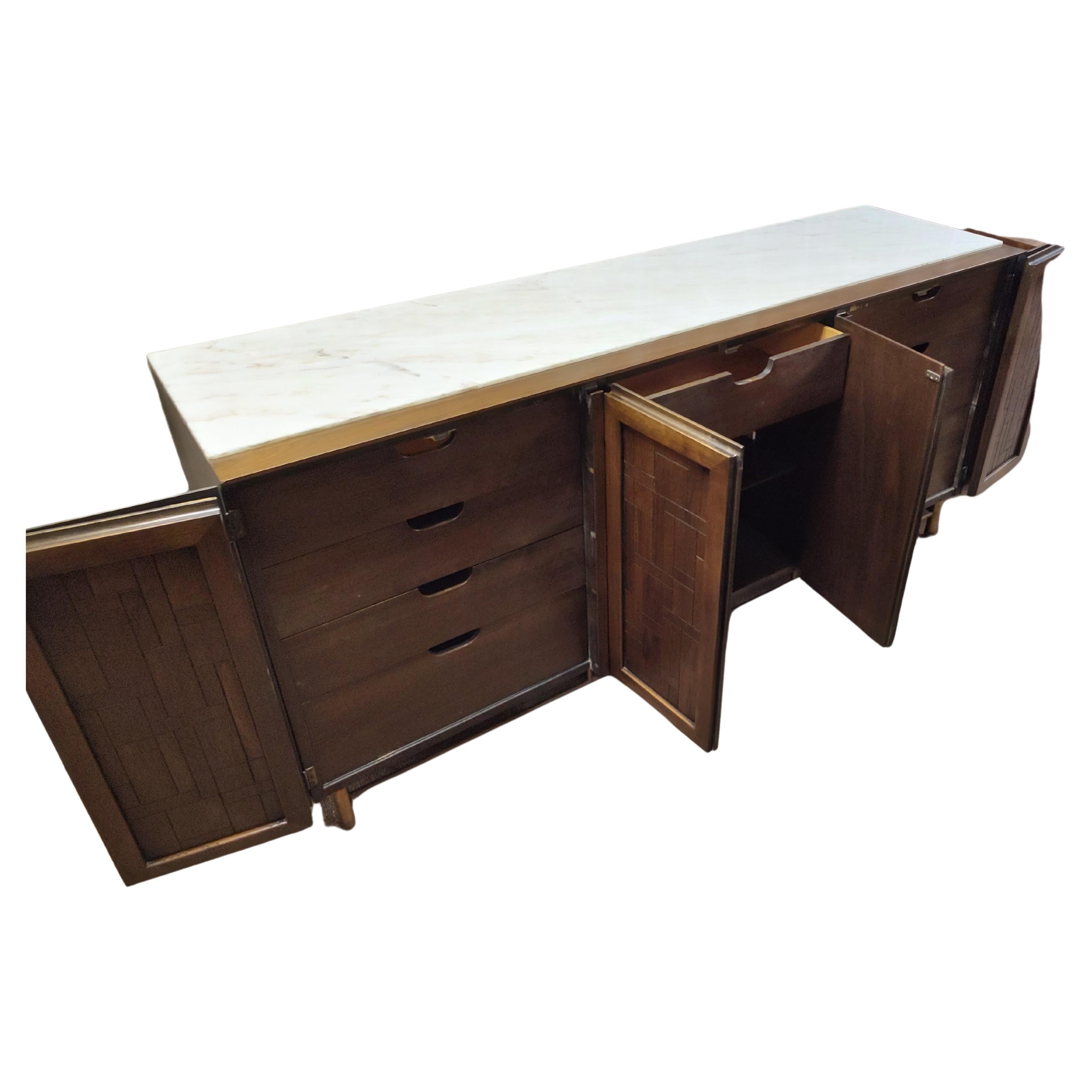 Mid-Century Modern Brutalist Credenza Dresser by Bert England for John Stuart In Good Condition For Sale In Port Jervis, NY