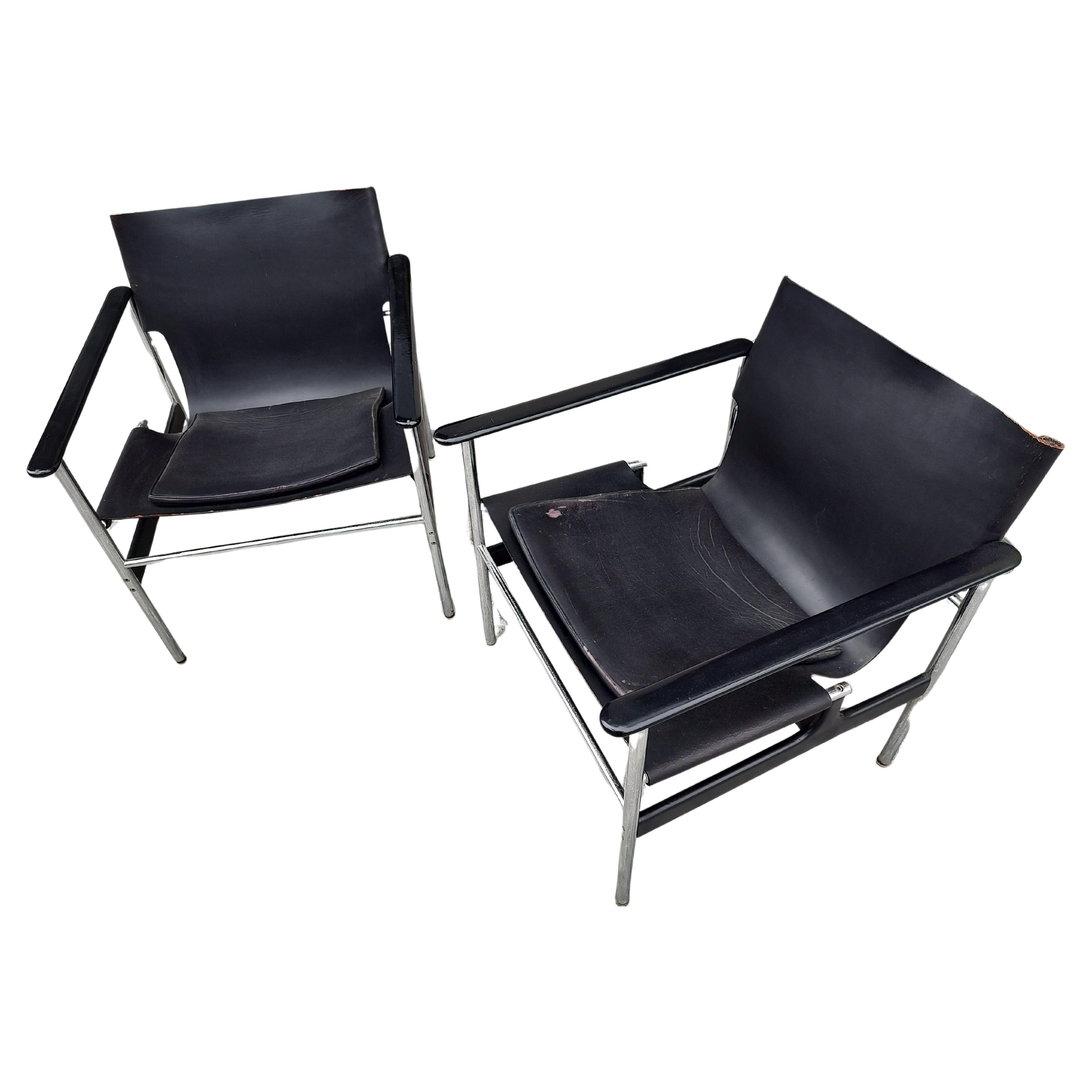 Mid-20th Century Pair of Mid-Century Modern Sculptural Lounge Chairs 