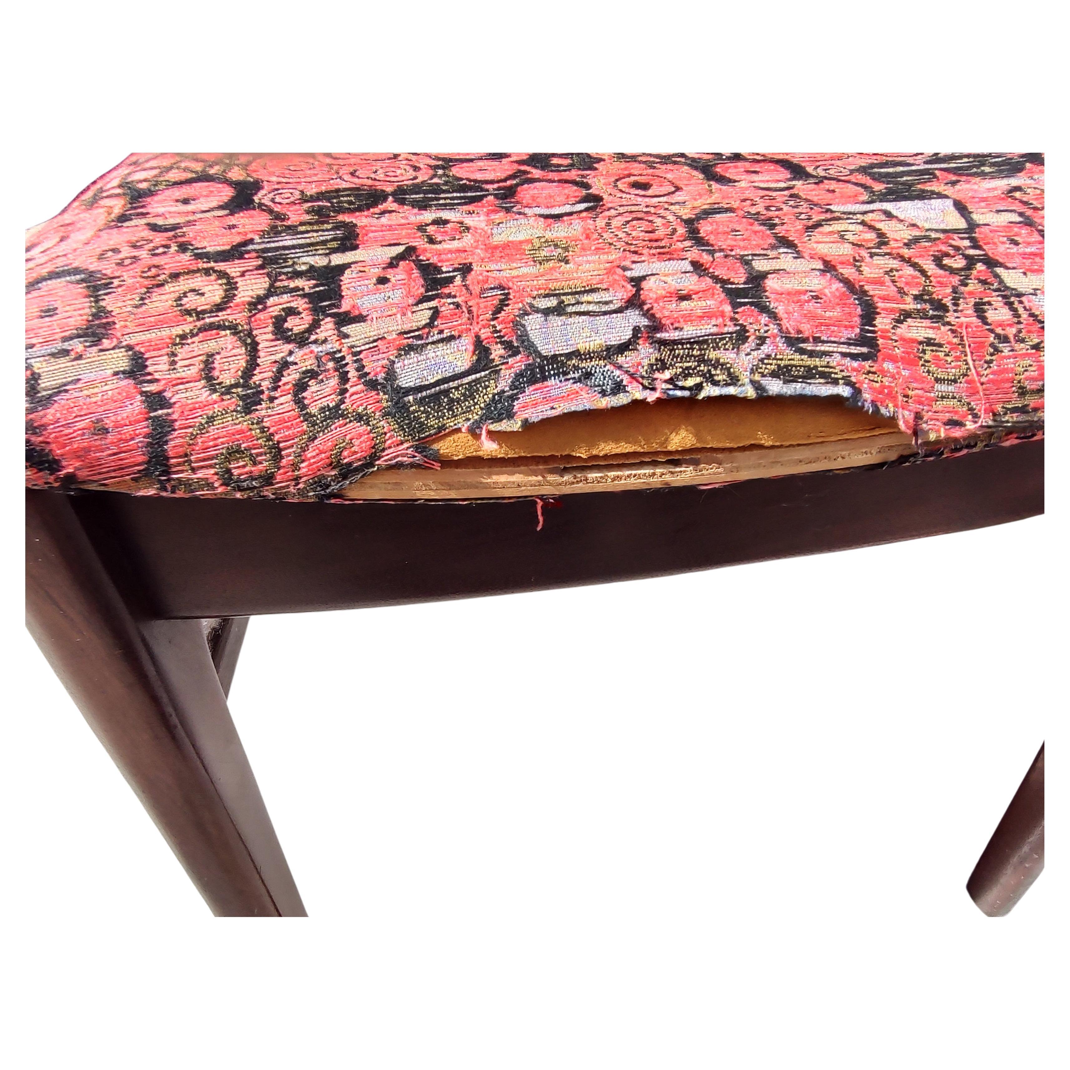 Mid-Century Modern Ensemble de 4 chaises de salle à manger de style mi-siècle moderne par John Stuart & Jack Lenor Larsen en vente