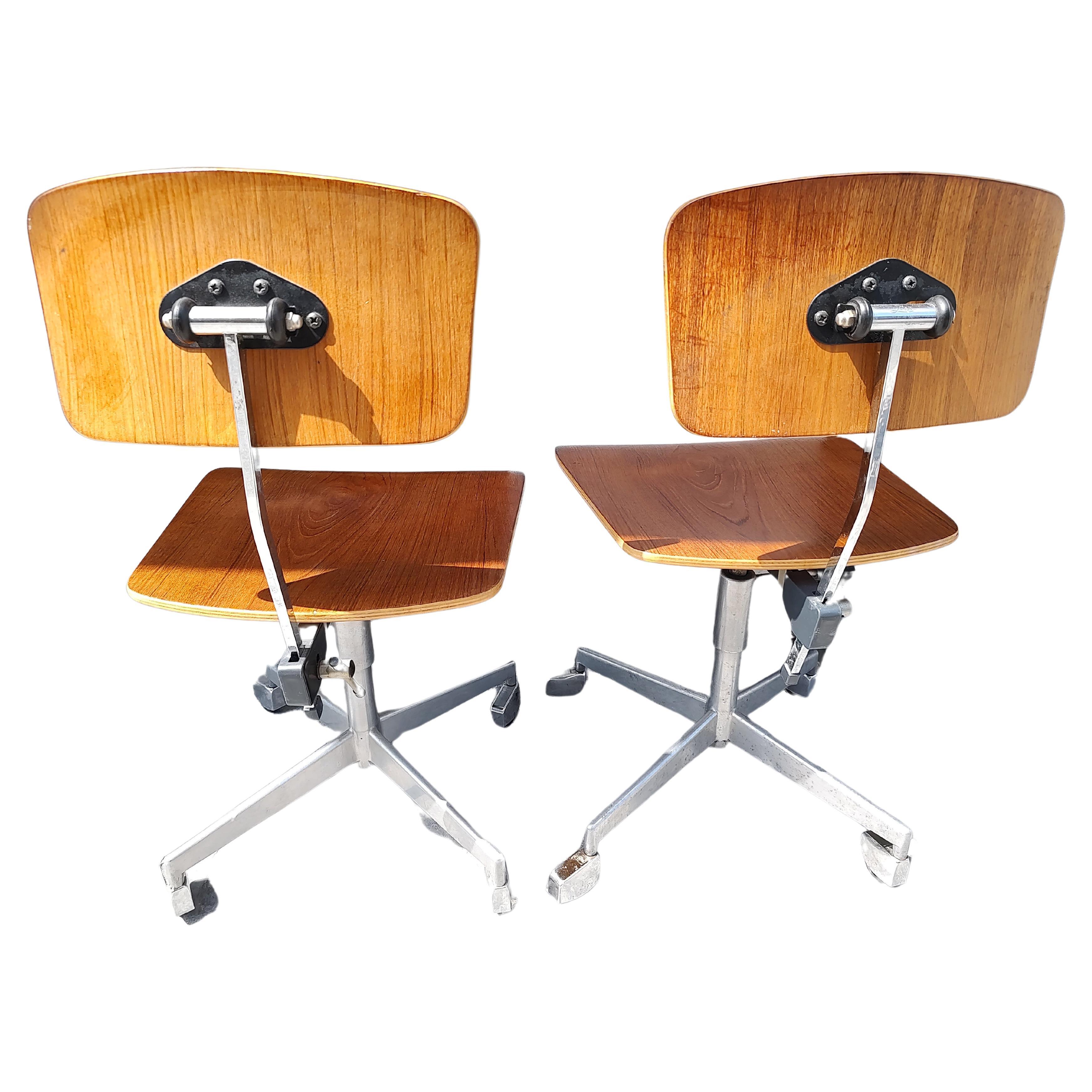 Chaises de salle à manger de bureau réglables, modernes du milieu du siècle dernier, de Jorgen Rasmussen pour Labofa Bon état - En vente à Port Jervis, NY