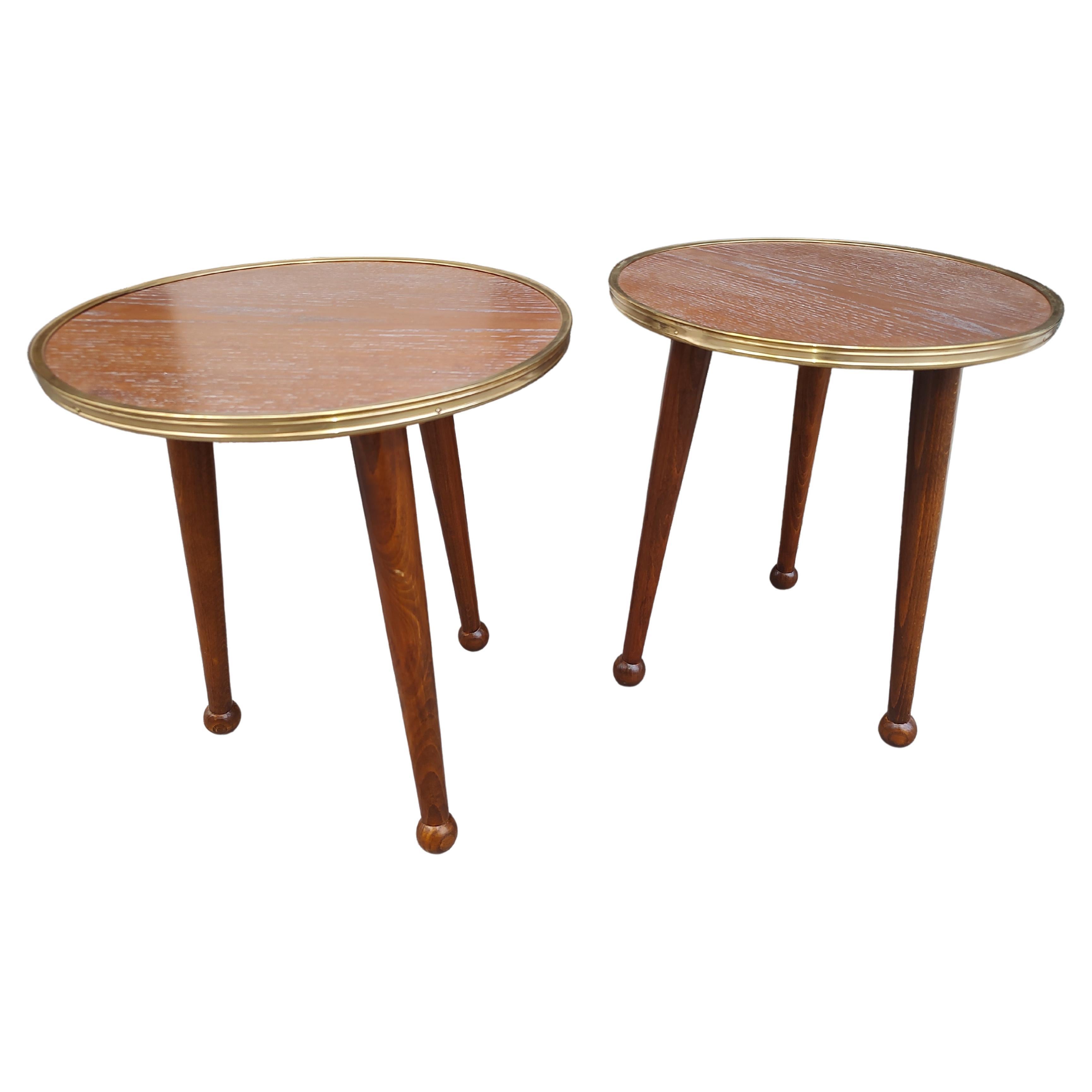 Late 20th Century Pair of Mid-Century Modern Sculptural Cerused Oak Side End Tables For Sale