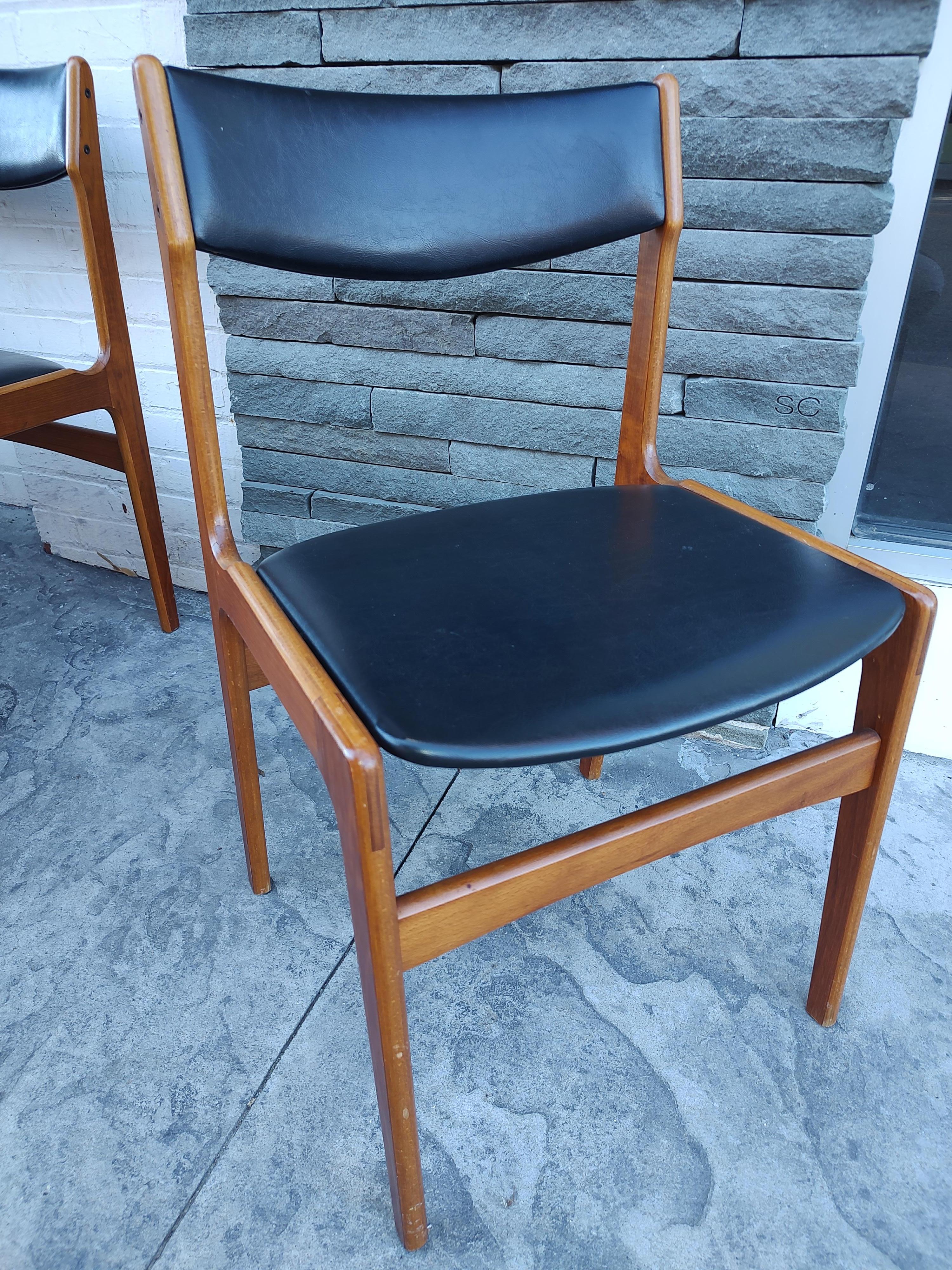 Set of Ten Mid Century Modern Teak Dining Chairs by Erik Buch In Good Condition In Port Jervis, NY