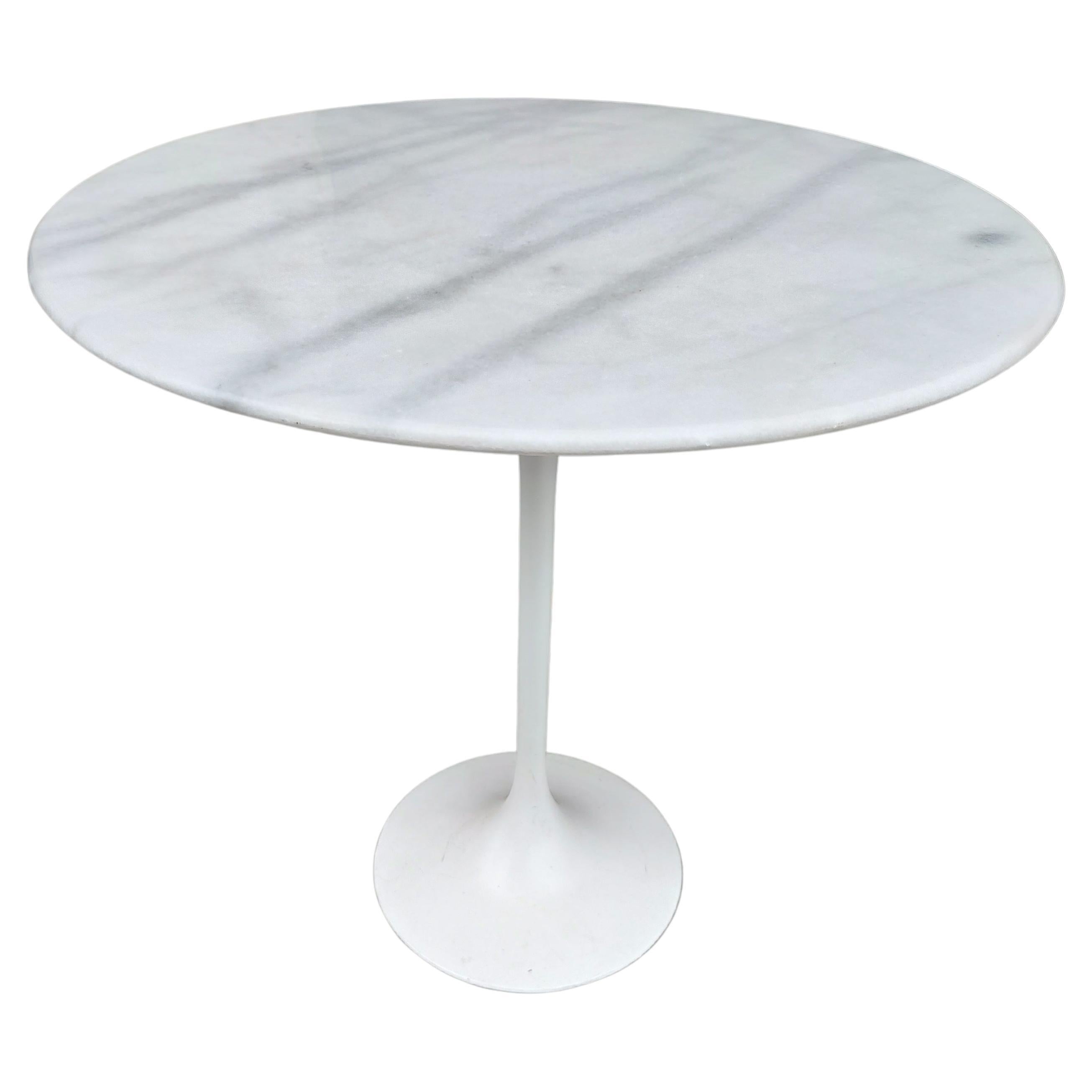 Mid-Century Modern Marble Top Tulip Saarinen Style Side Table For Sale