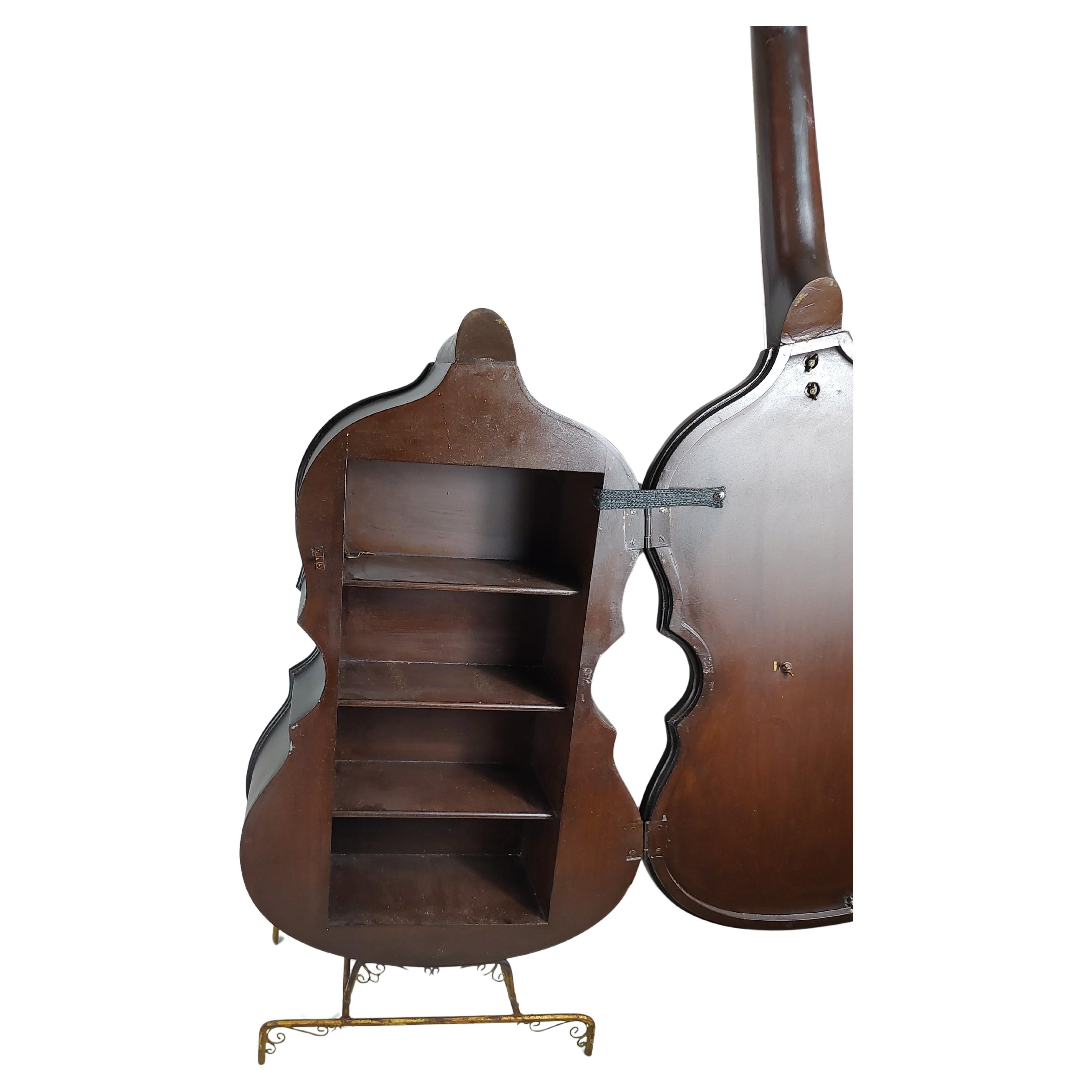 Mid Century Cabinet in der Form von Bass Cello Great Storage (Beaux Arts) im Angebot