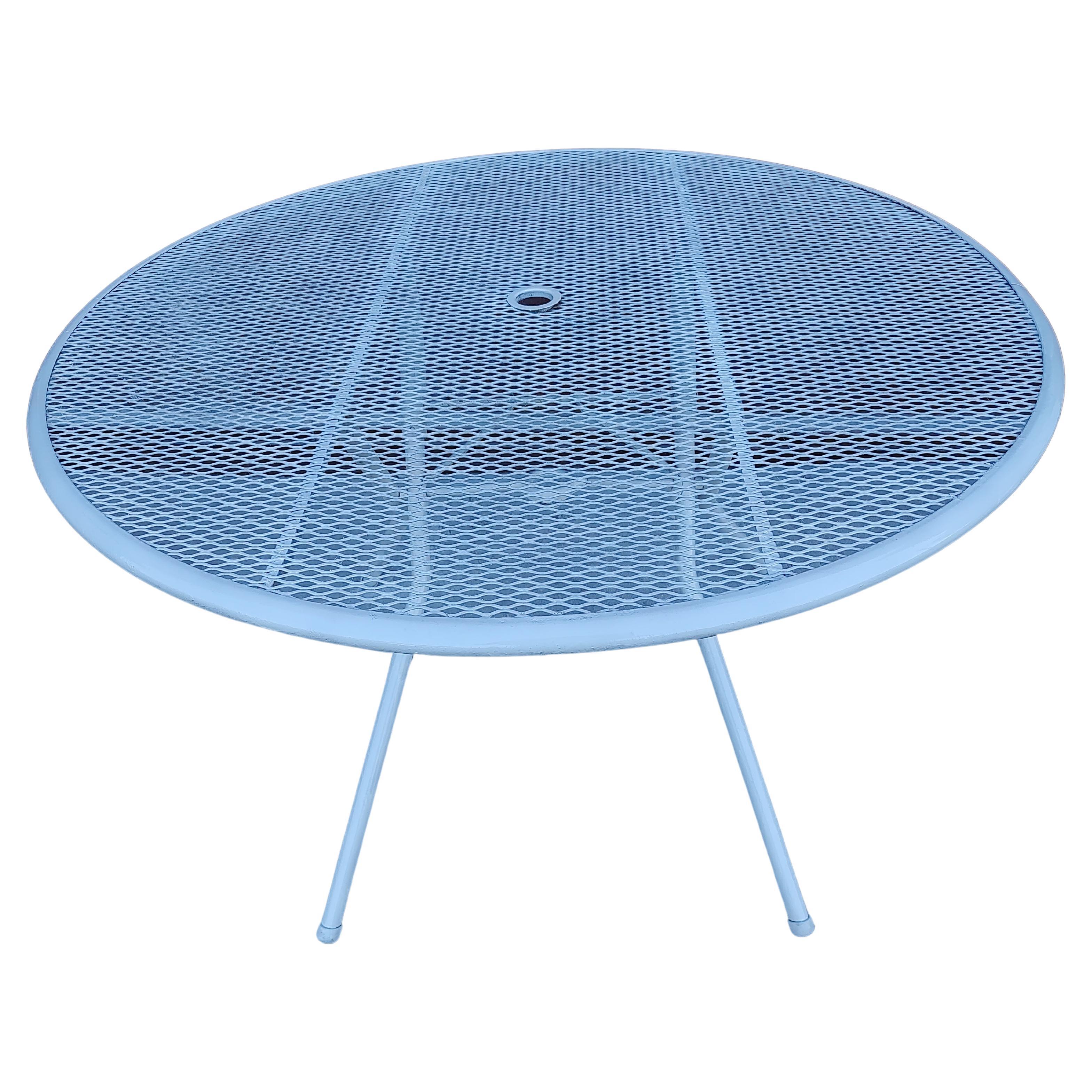 Mid Century Modern Round Foldup Mesh Top Table by Russell Woodard C1960 For Sale