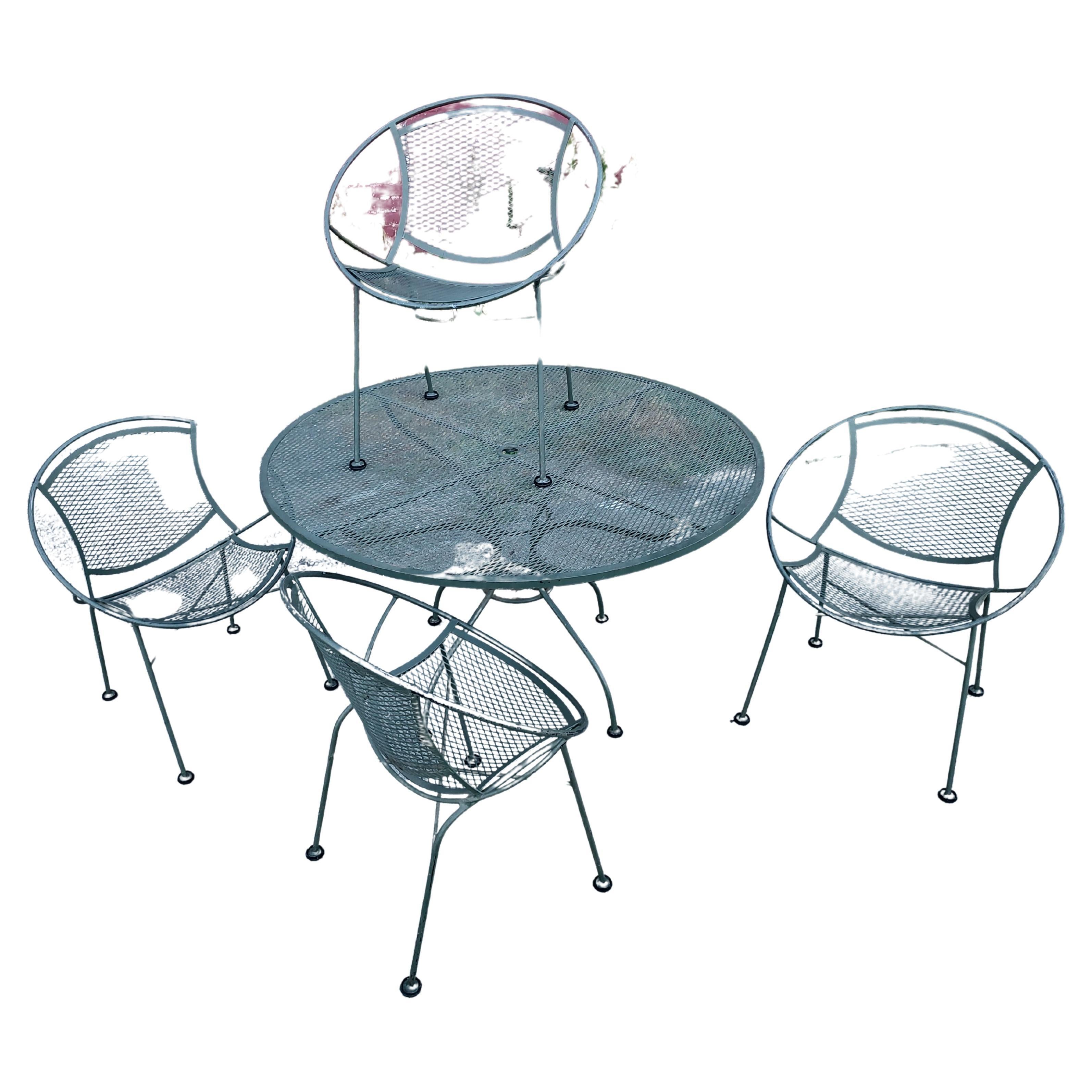 Salterini 5pc Iron "Radar" Set by Maurizio Tempestini 4 Chairs & Round Table For Sale