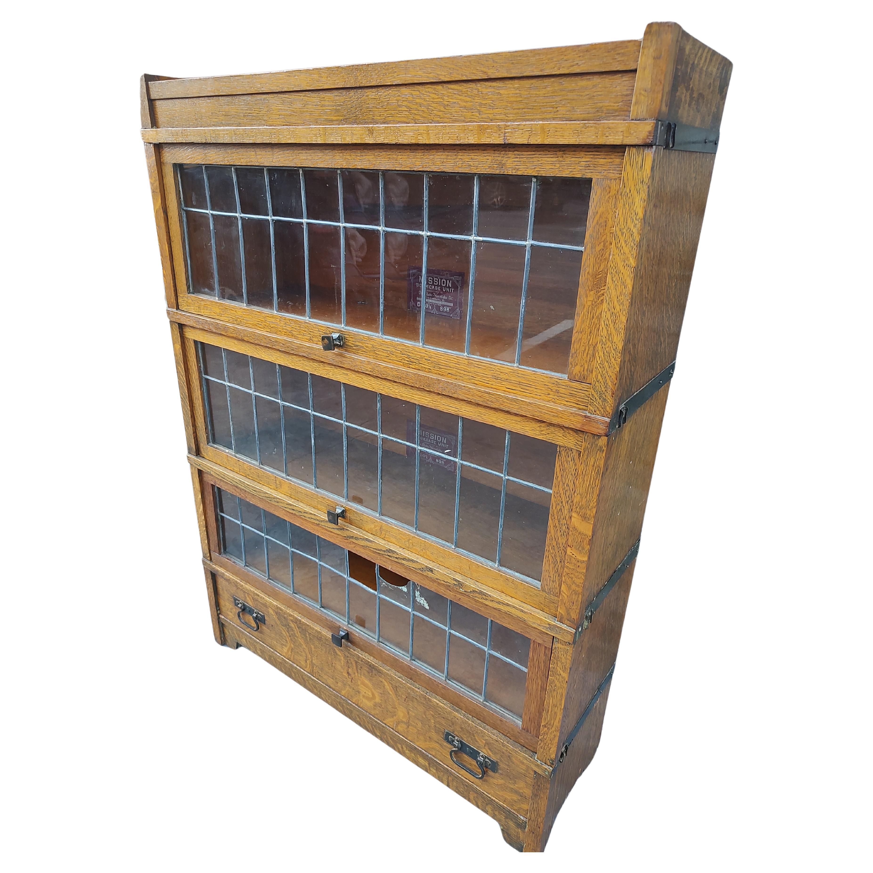 Americano Mission Arts & Crafts - Libreria a 5 sezioni con ante in piombo di Globe Wernicke in vendita