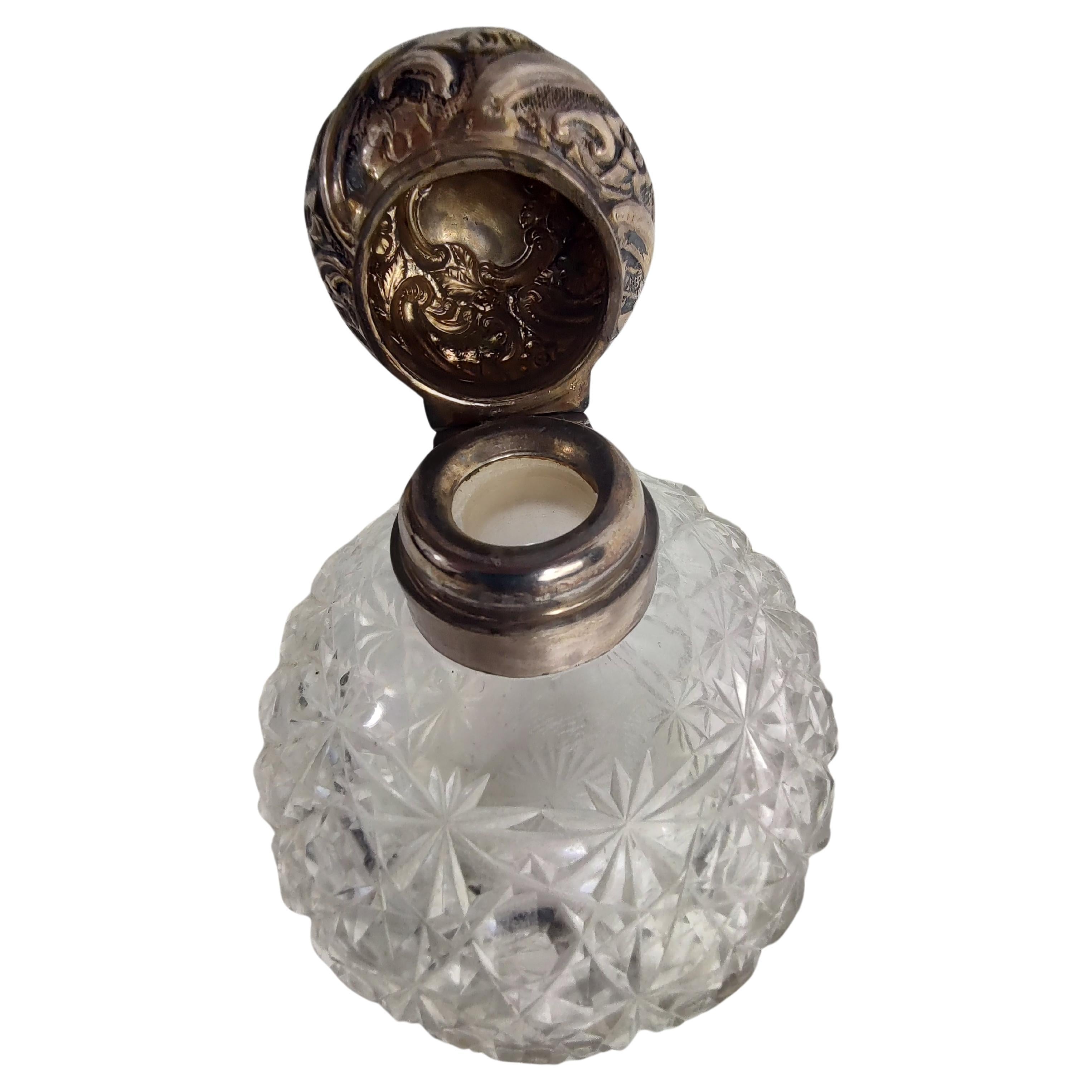 Antike antike Parfümflasche aus Brillantschliffglas mit Sterlingsilber-Platte CAP (Handgefertigt) im Angebot