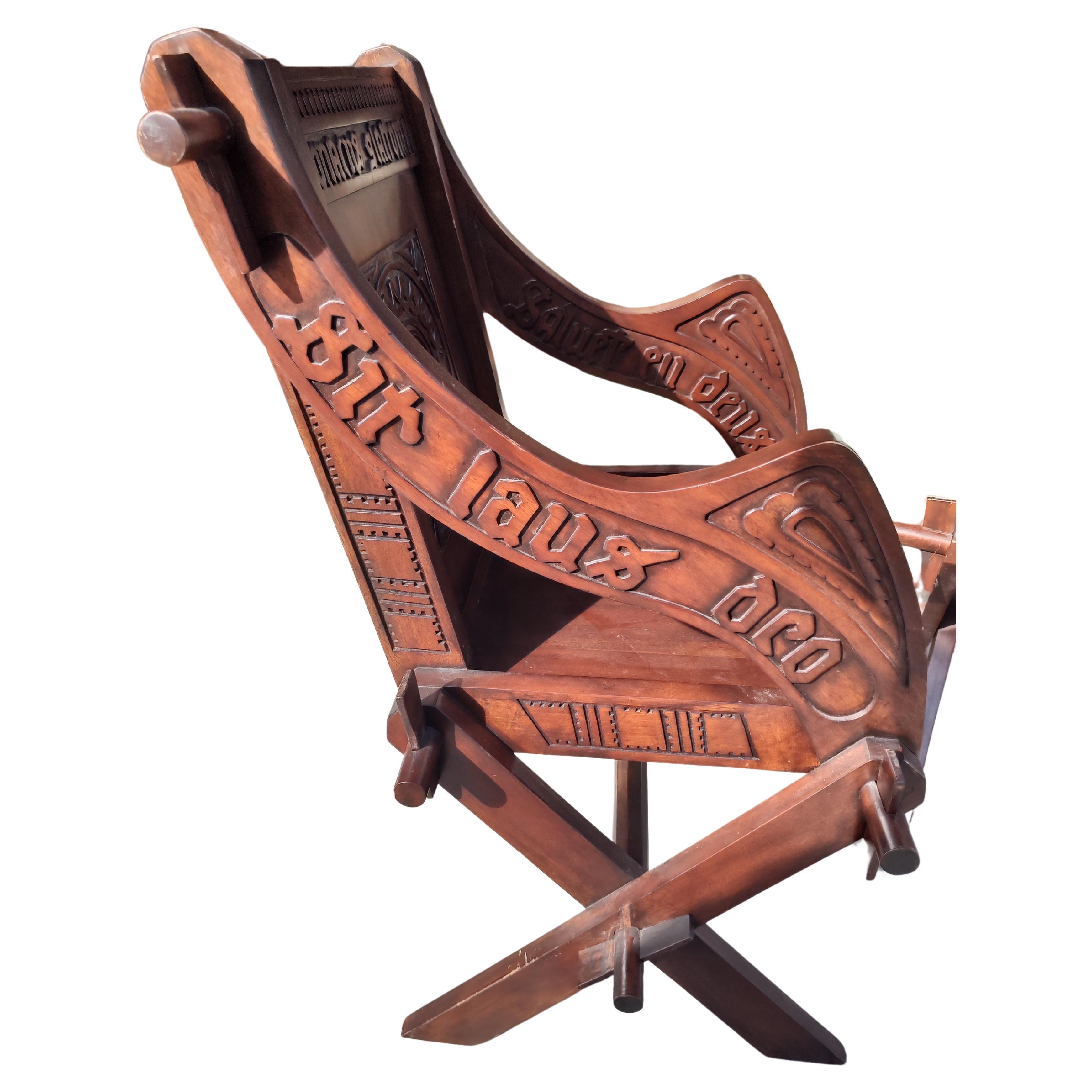 Paire de chaises Glastonbury Arts & Crafts en acajou hautement sculpté Bon état - En vente à Port Jervis, NY
