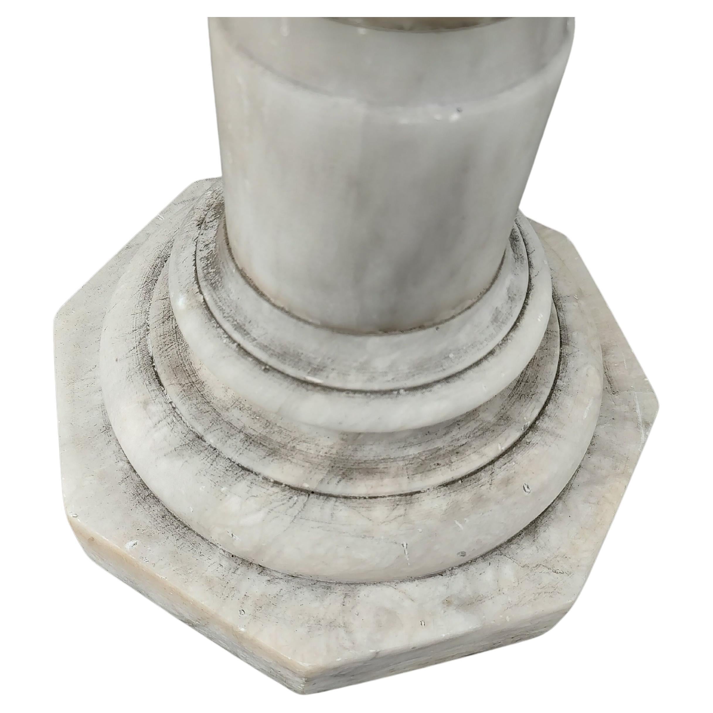 Début du 20ème siècle Début 20e siècle The Pedestal en marbre de Carrare Italie en vente