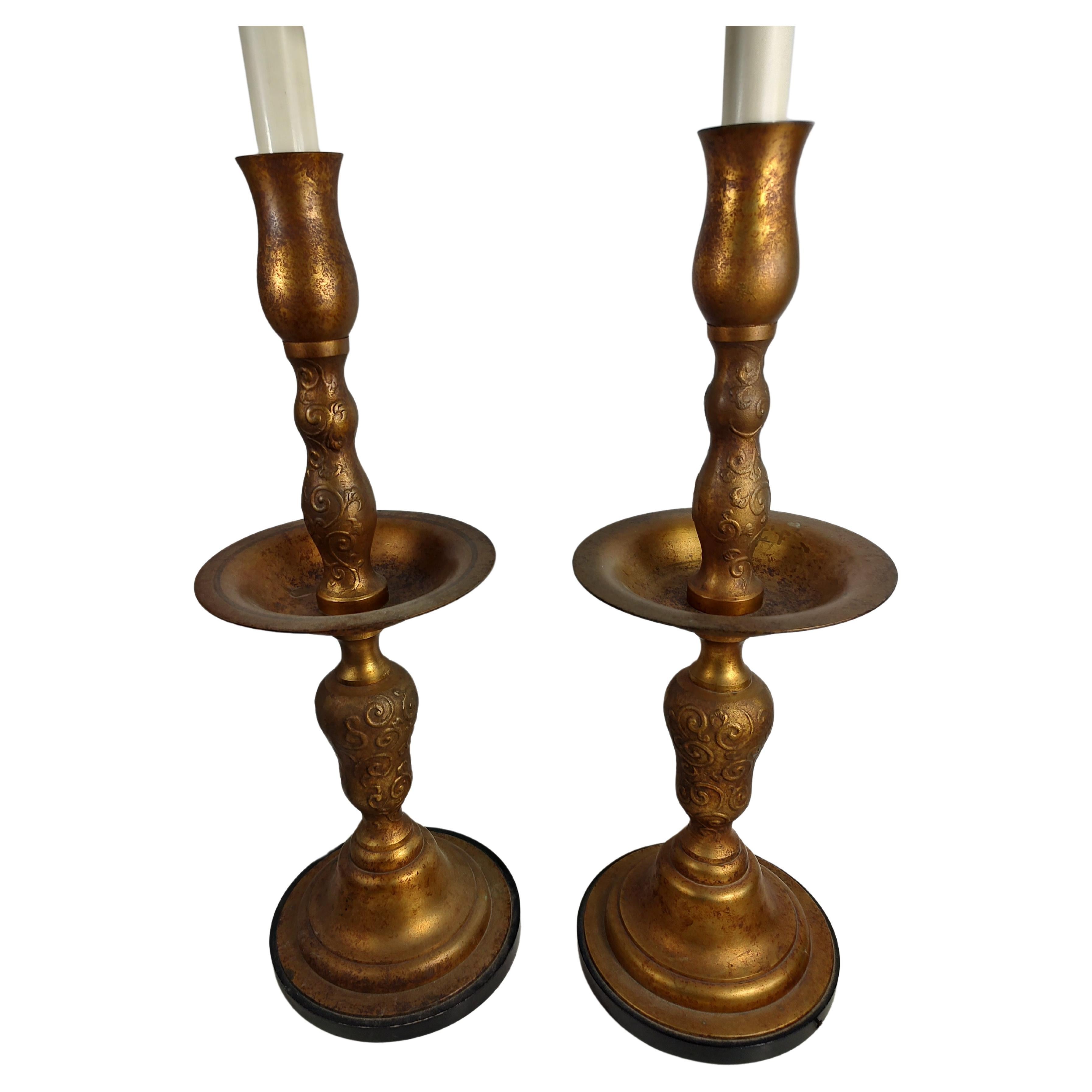 Américain Lampes de table en métal doré de style Hollywood Regency du milieu du siècle dernier en vente