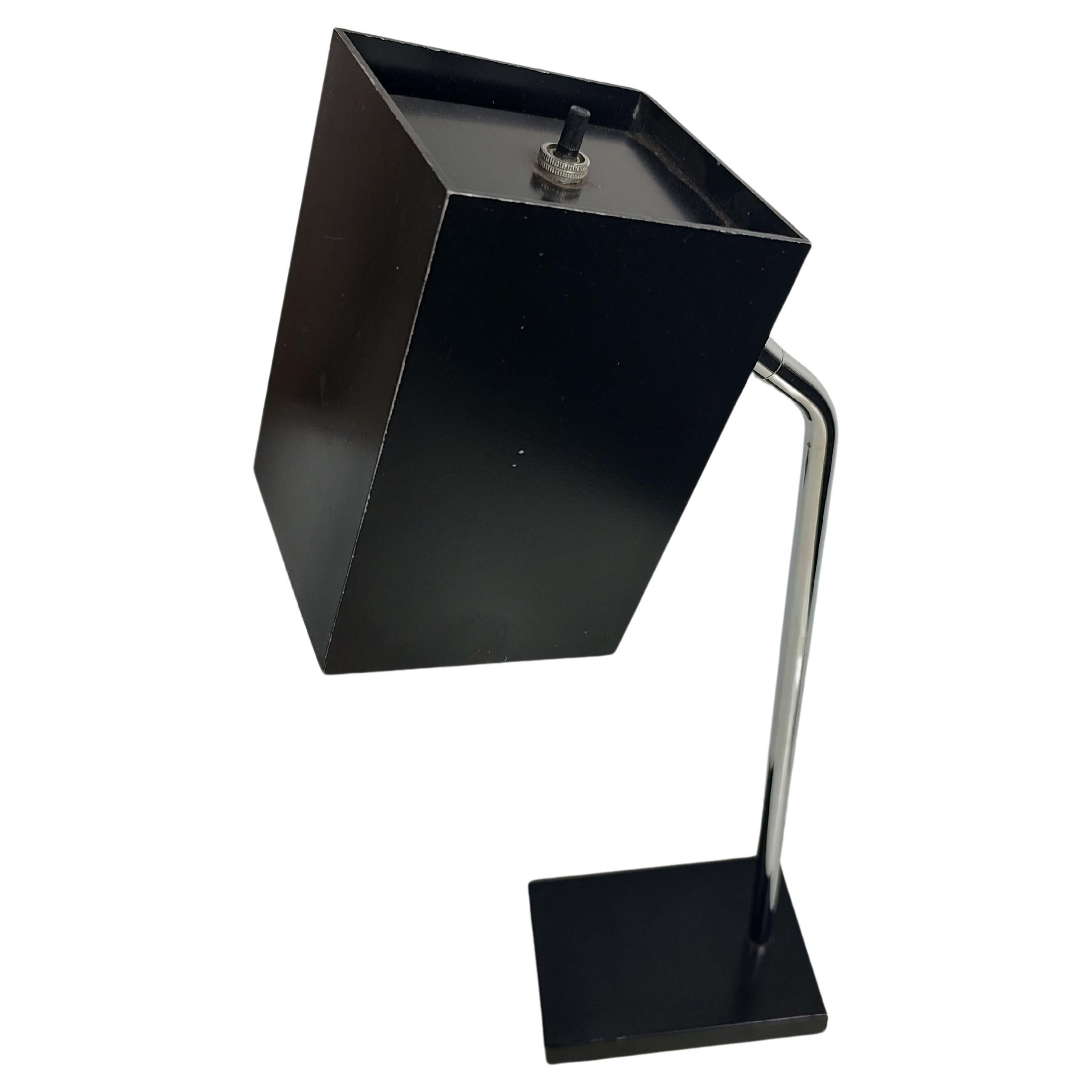 Lampe de bureau sculpturale moderne mi-siècle moderne en forme de cube de Richard Sonneman