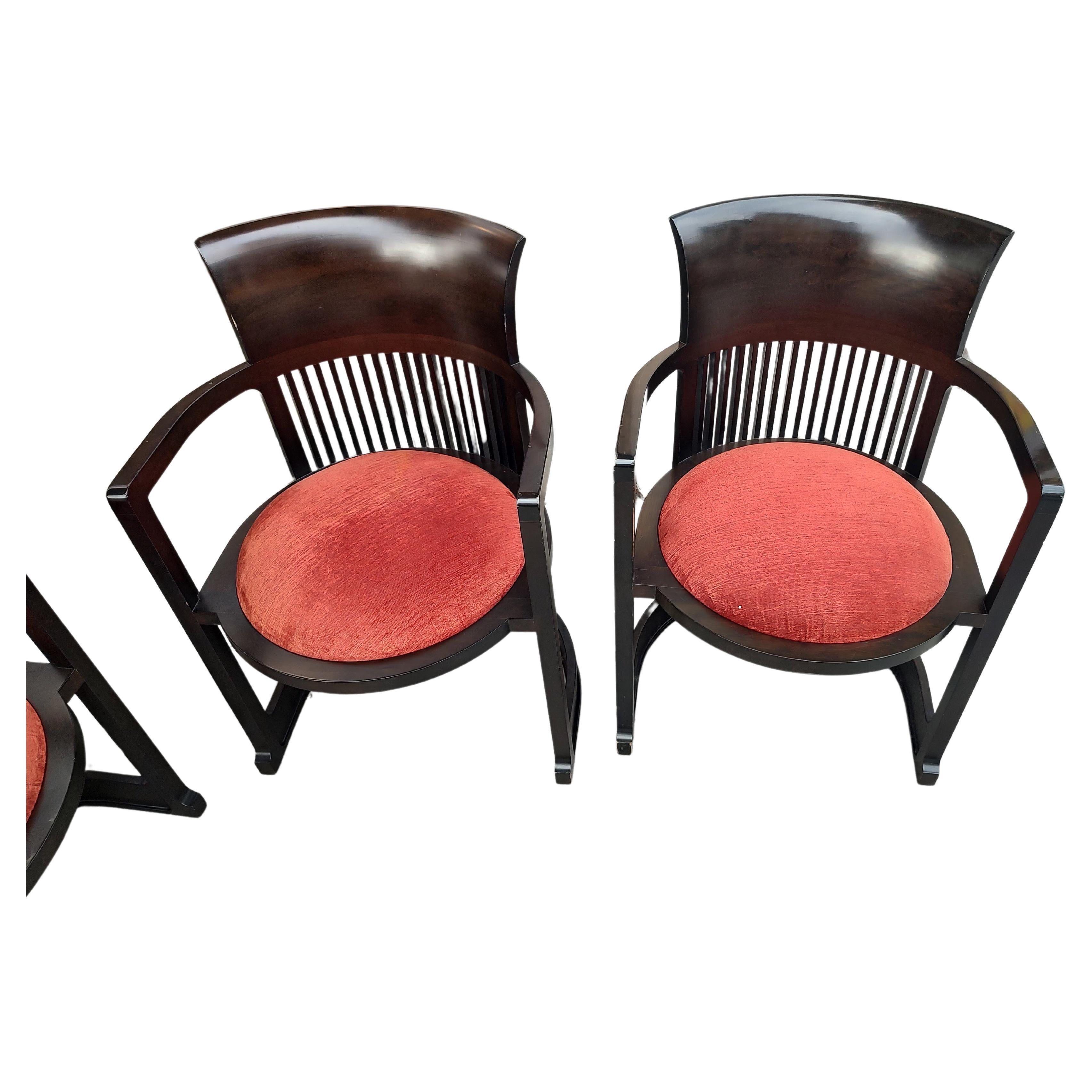 Hand-Crafted Mid-Century Modern Arts & Crafts Set of 4 Frank Lloyd Wright Chairs by Cassina For Sale