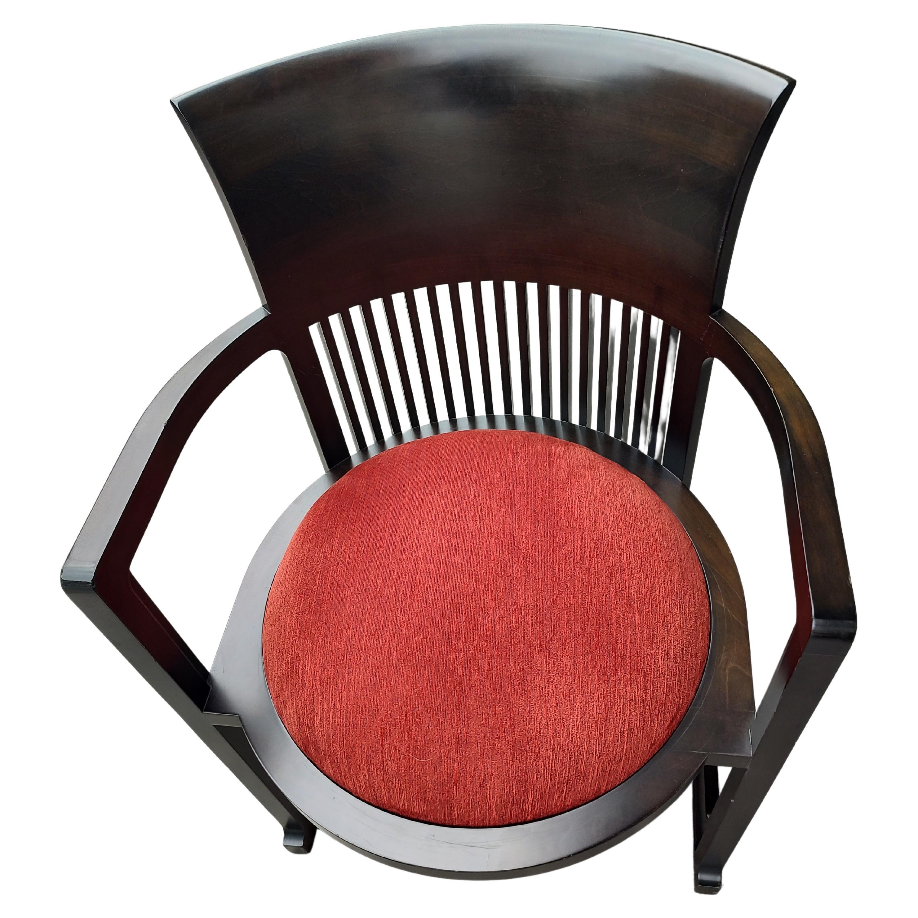 Arts and Crafts Ensemble de 4 chaises Frank Lloyd Wright de style Arts & Crafts moderne du milieu du siècle dernier par Cassina en vente
