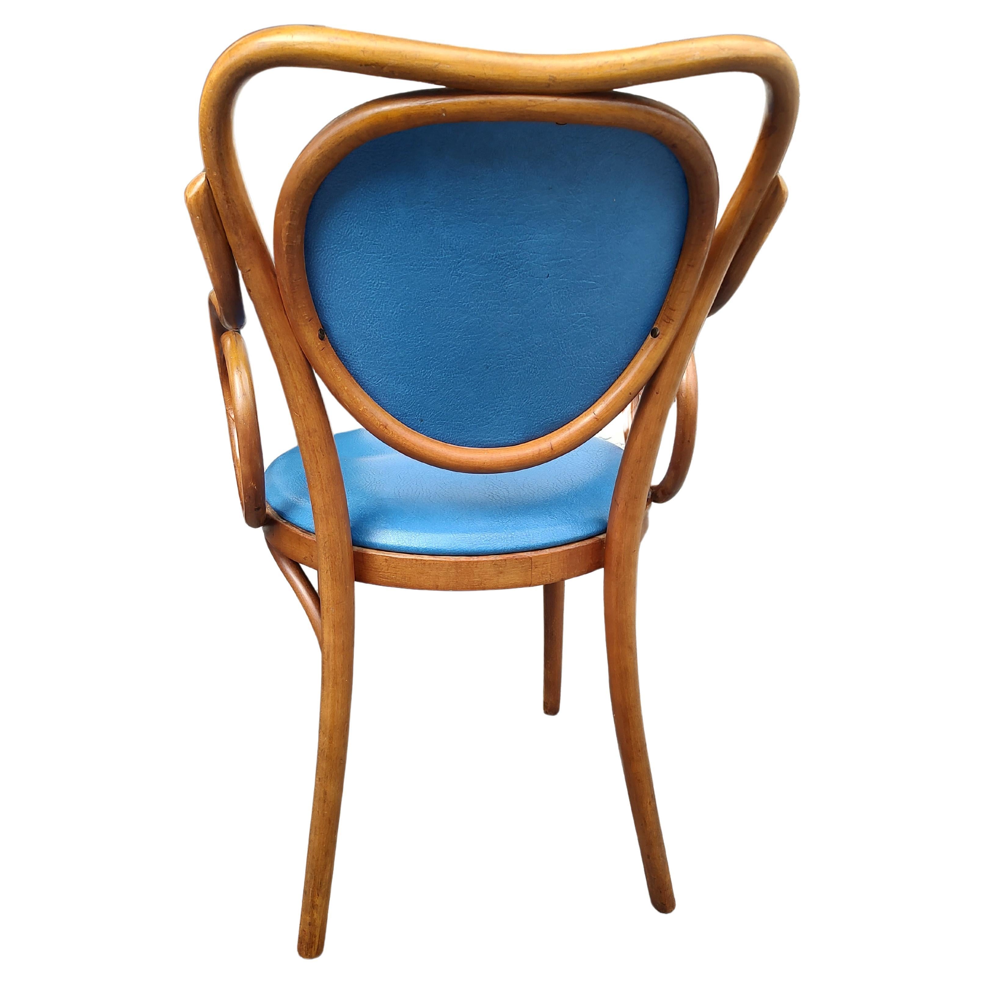 Polonais Ensemble de 4 fauteuils de salle à manger en bois d'acajou style Thonet du milieu du siècle dernier  en vente