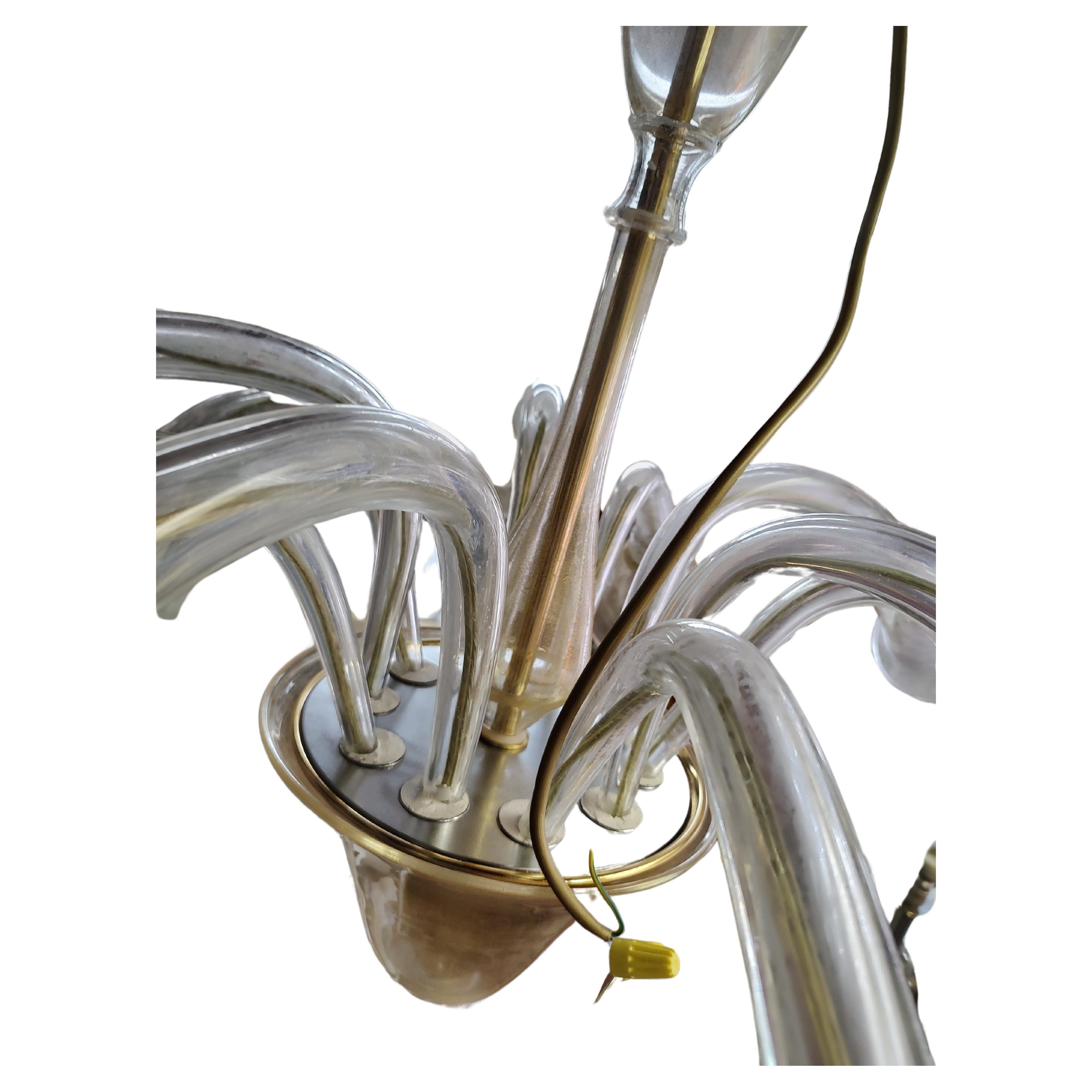 Mid-Century moderno Lampadario veneziano scultoreo a 10 bracci di metà secolo in tonalità chiare e dorate in vendita