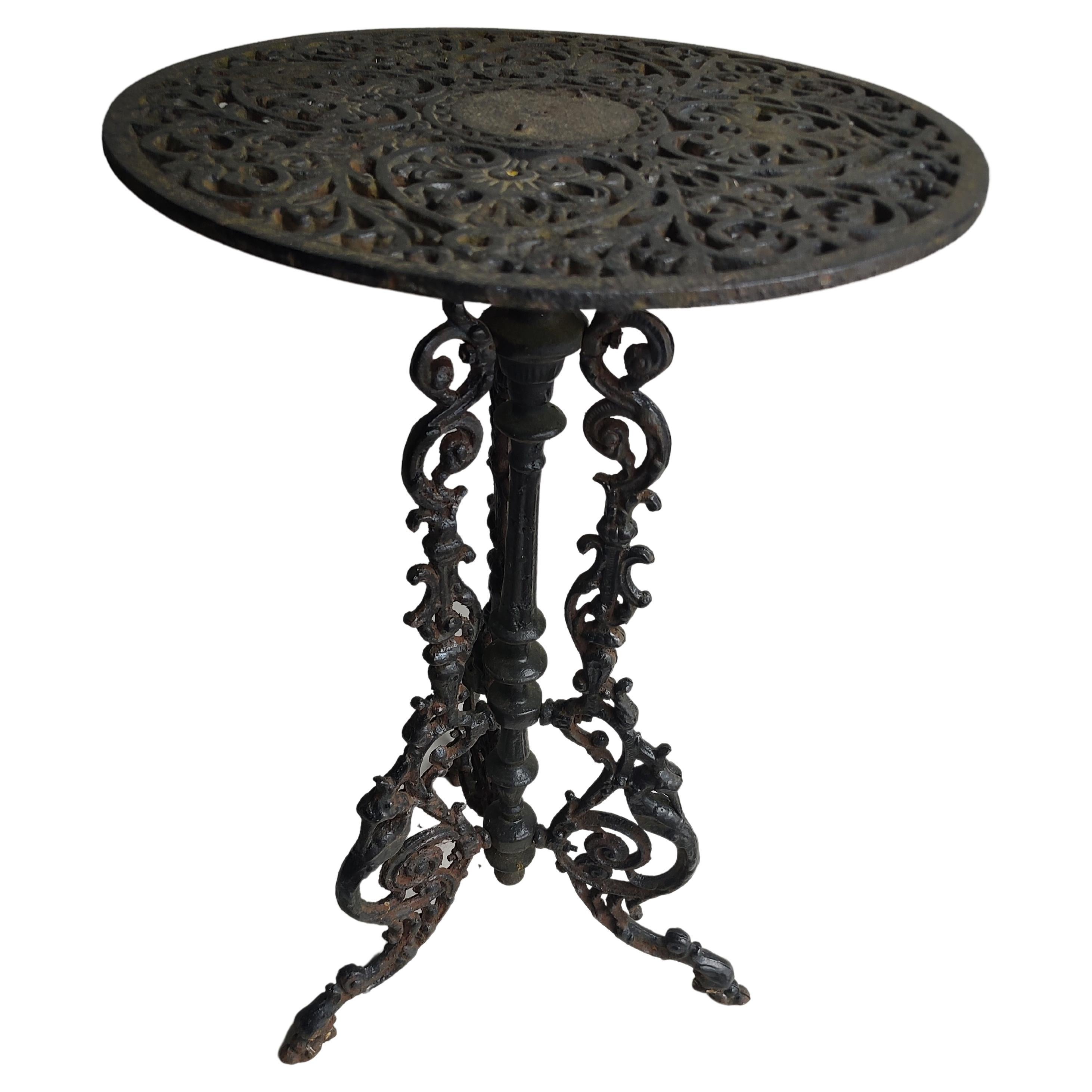 Late Victorian Ornate Cast Iron Garden Side End Table Plant Stand For Sale