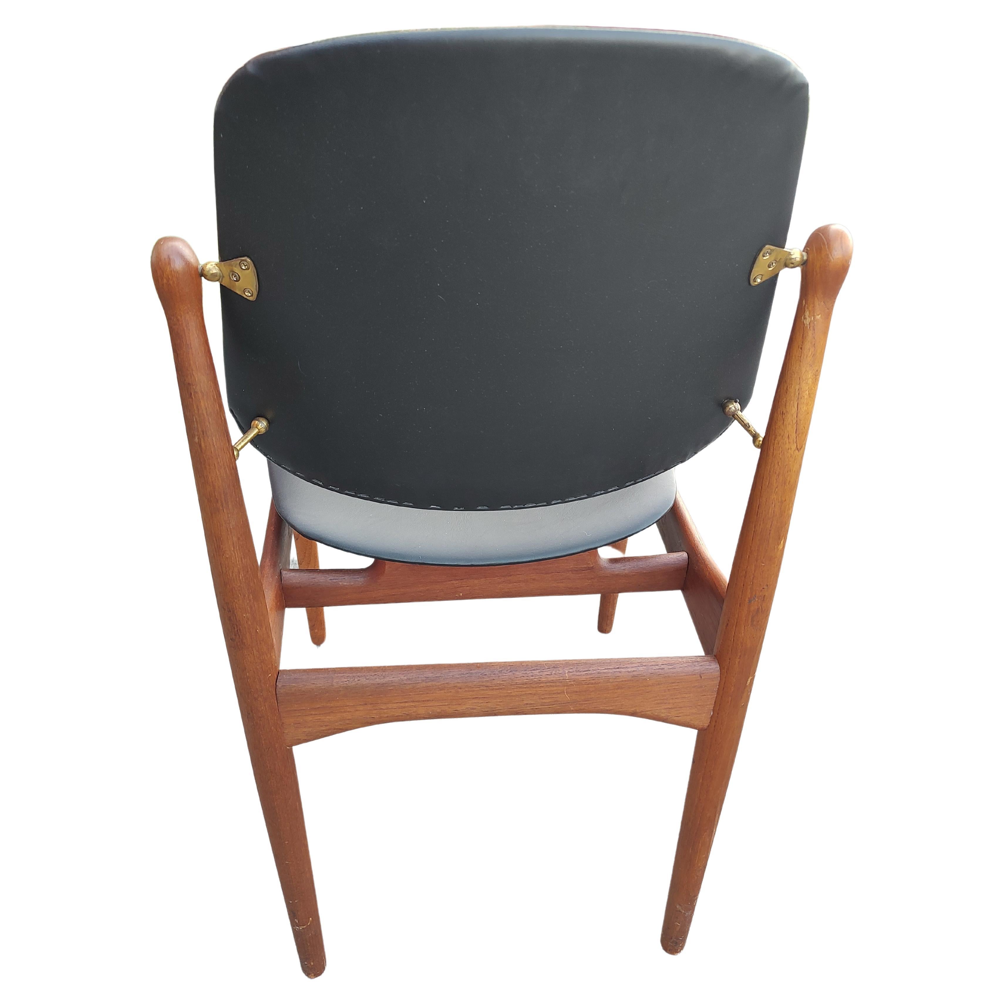 Hand-Crafted Arne Vodder Set of 8 Mid Century Danish Modern Dining Chairs France & Daverkosen For Sale