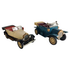 Répliques de voitures de tourisme japonaises en étain de style litho du milieu du siècle Fords 1908 et 1925