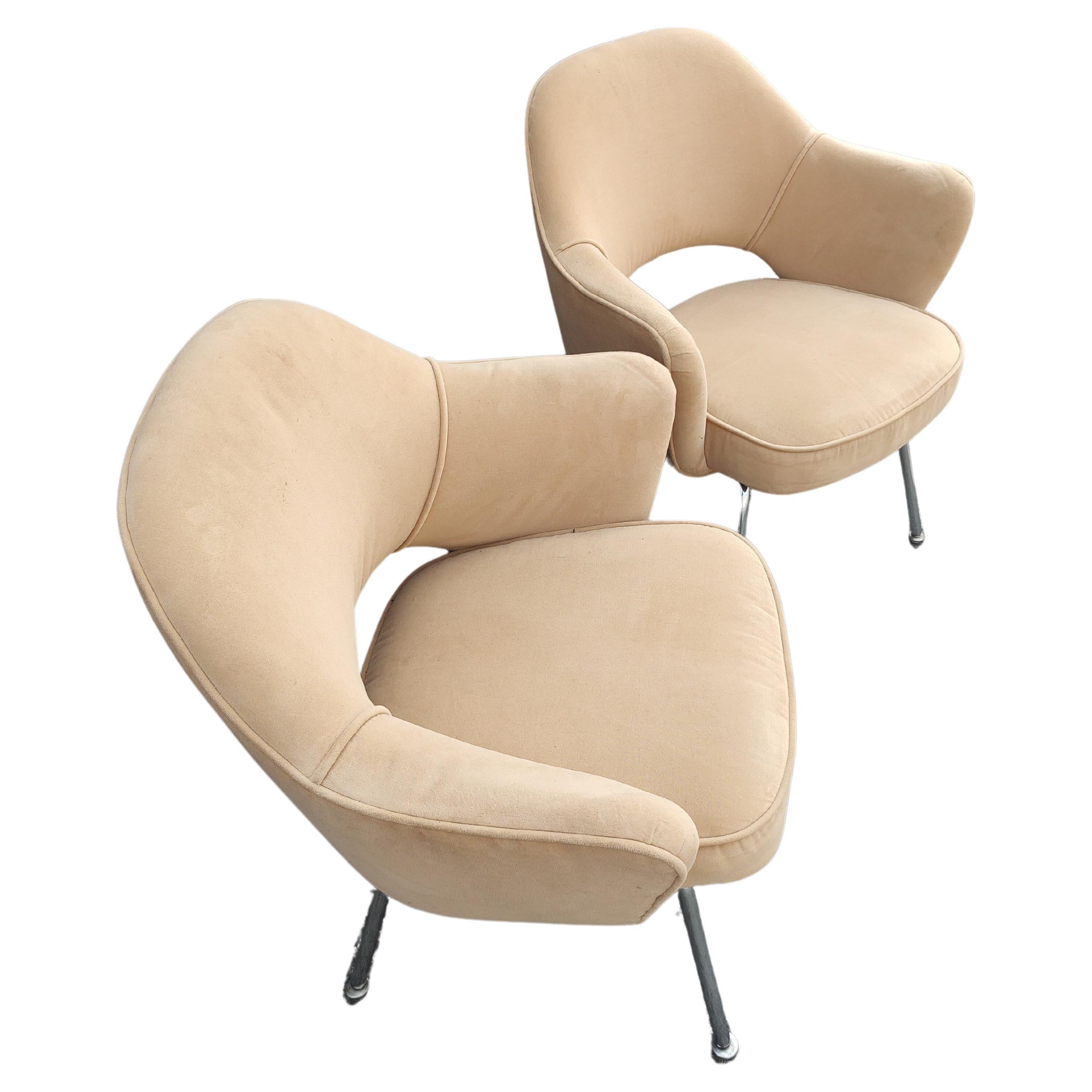 Pair of Mid-Century Modern Executive Armchairs by Eero Saarinen for Knoll, C1965 For Sale