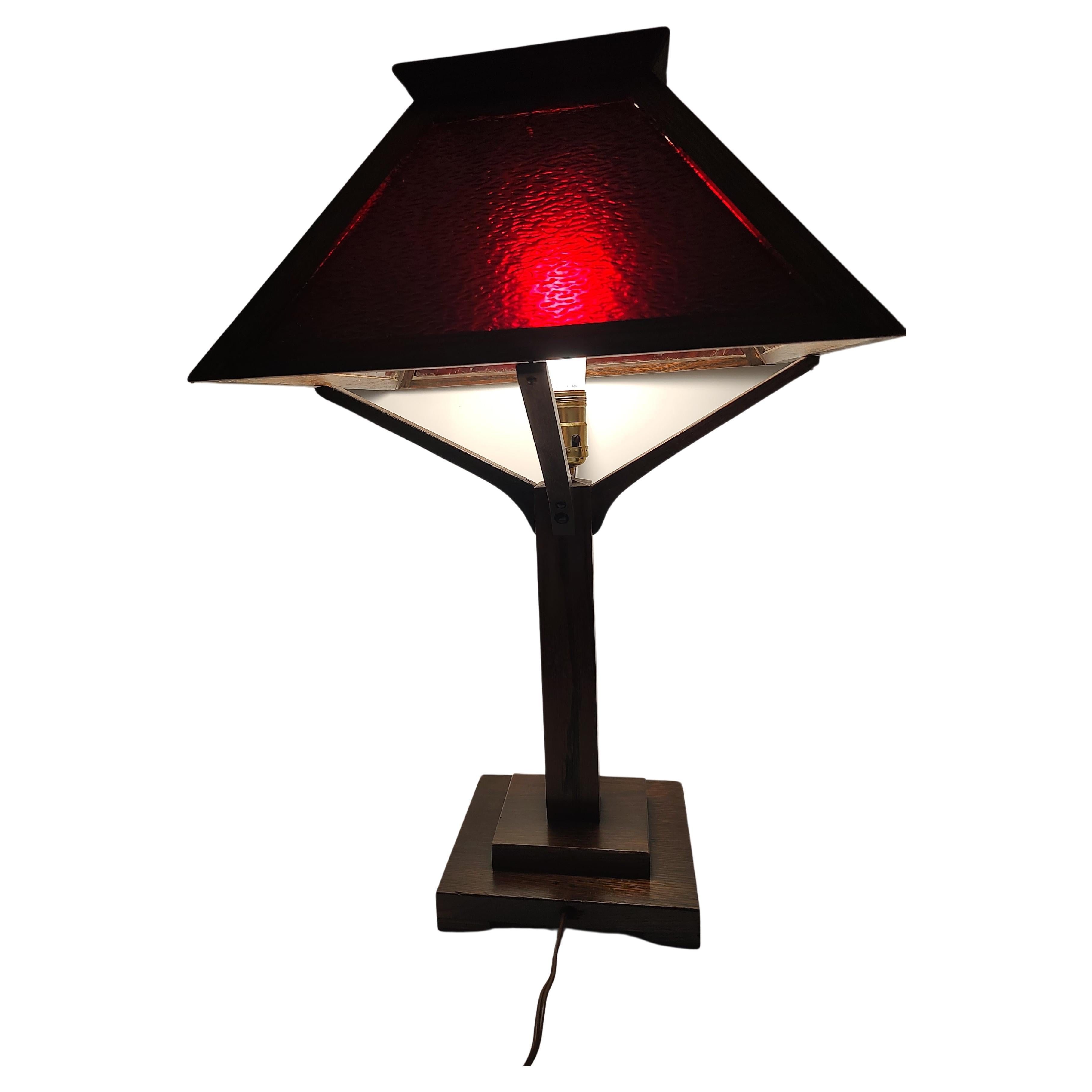 Early 20th Century Arts & Crafts Mission Quarter Sawn Oak with Red Slag Glass Table Lamp, C1910 For Sale
