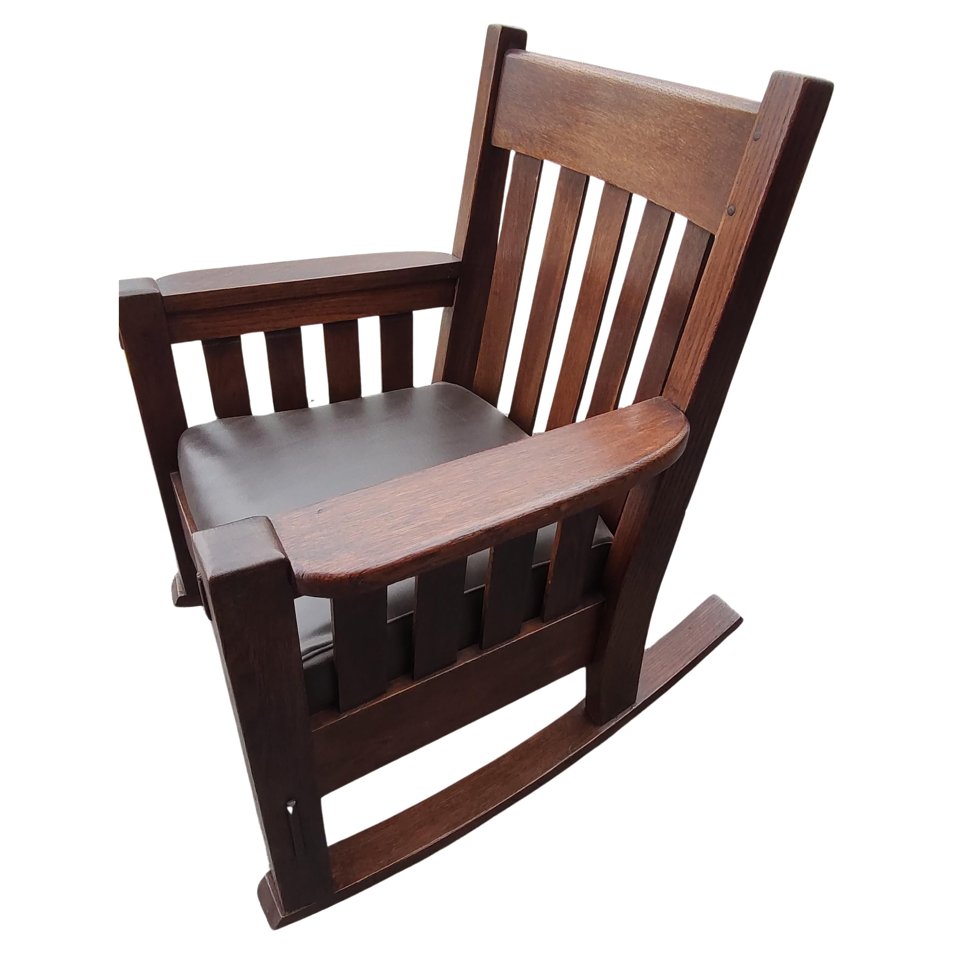 Arts and Crafts Mission Arts & Crafts Rocker by Harden Quarter Sawn Oak w Leather Seat, C1905  For Sale