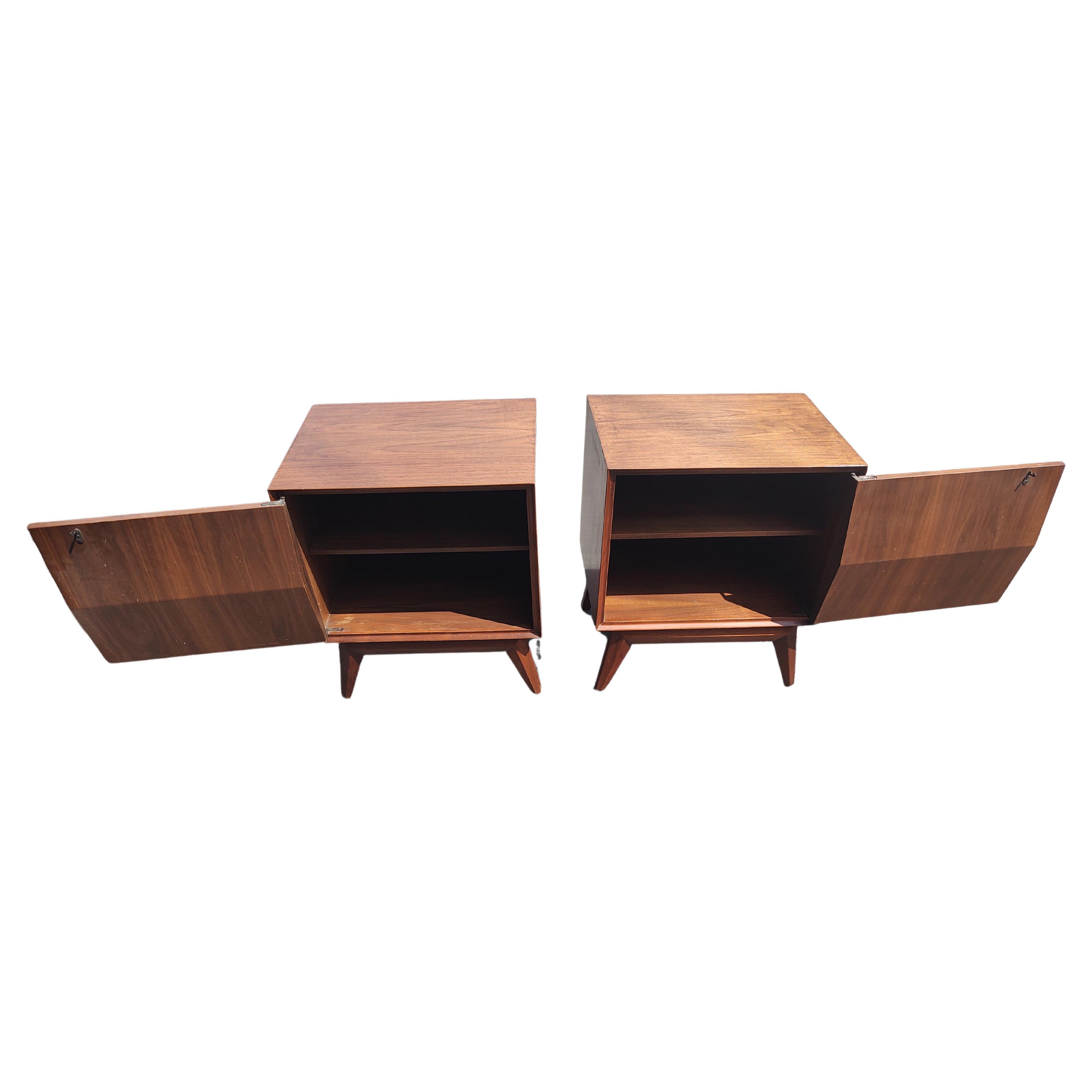 American Pair of Mid Century Modern Diamond Front Walnut Night Tables by Albert Parvin For Sale