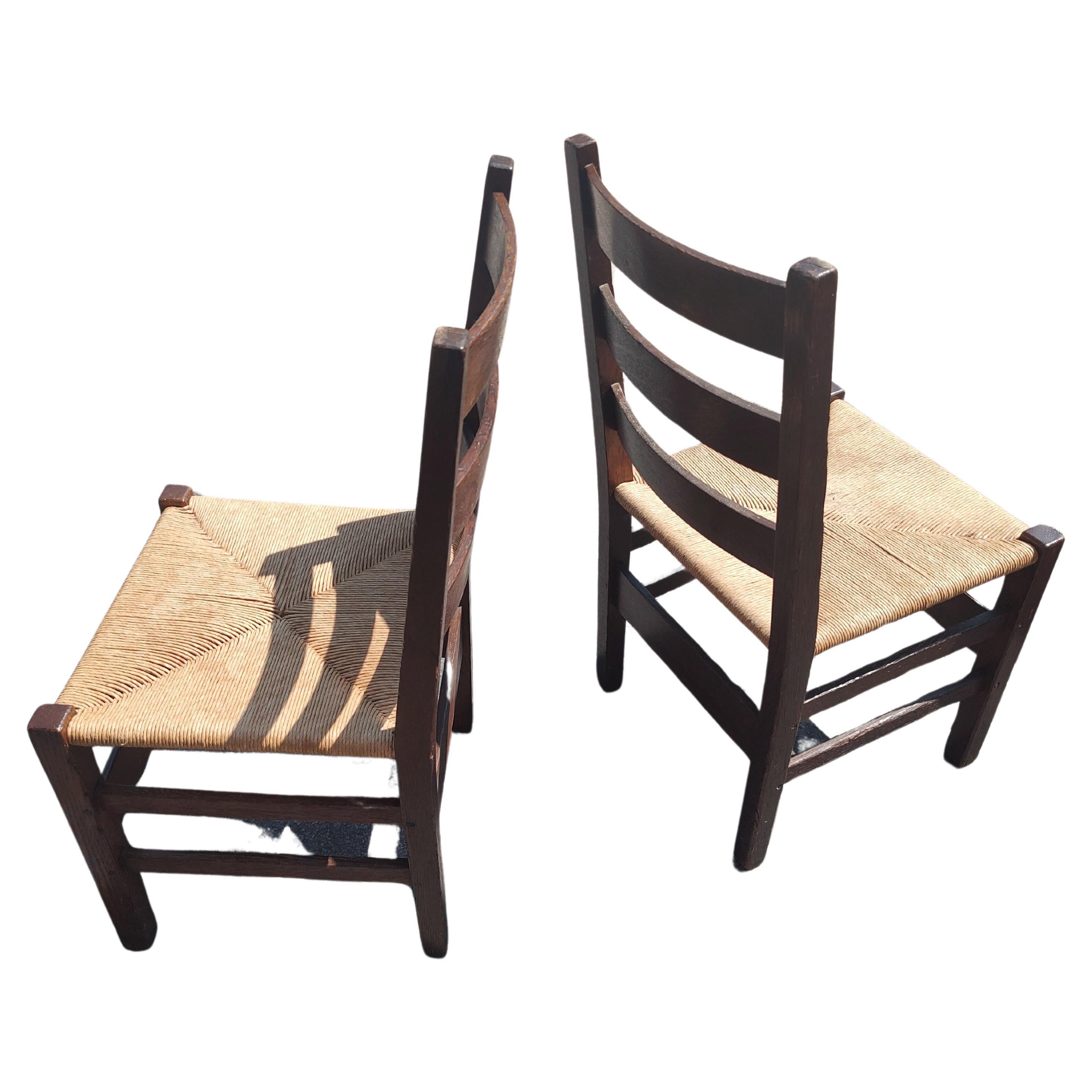 Hand-Crafted Pair of Arts & Crafts Mission Oak Side Chairs by Gustav Stickley C1910 For Sale