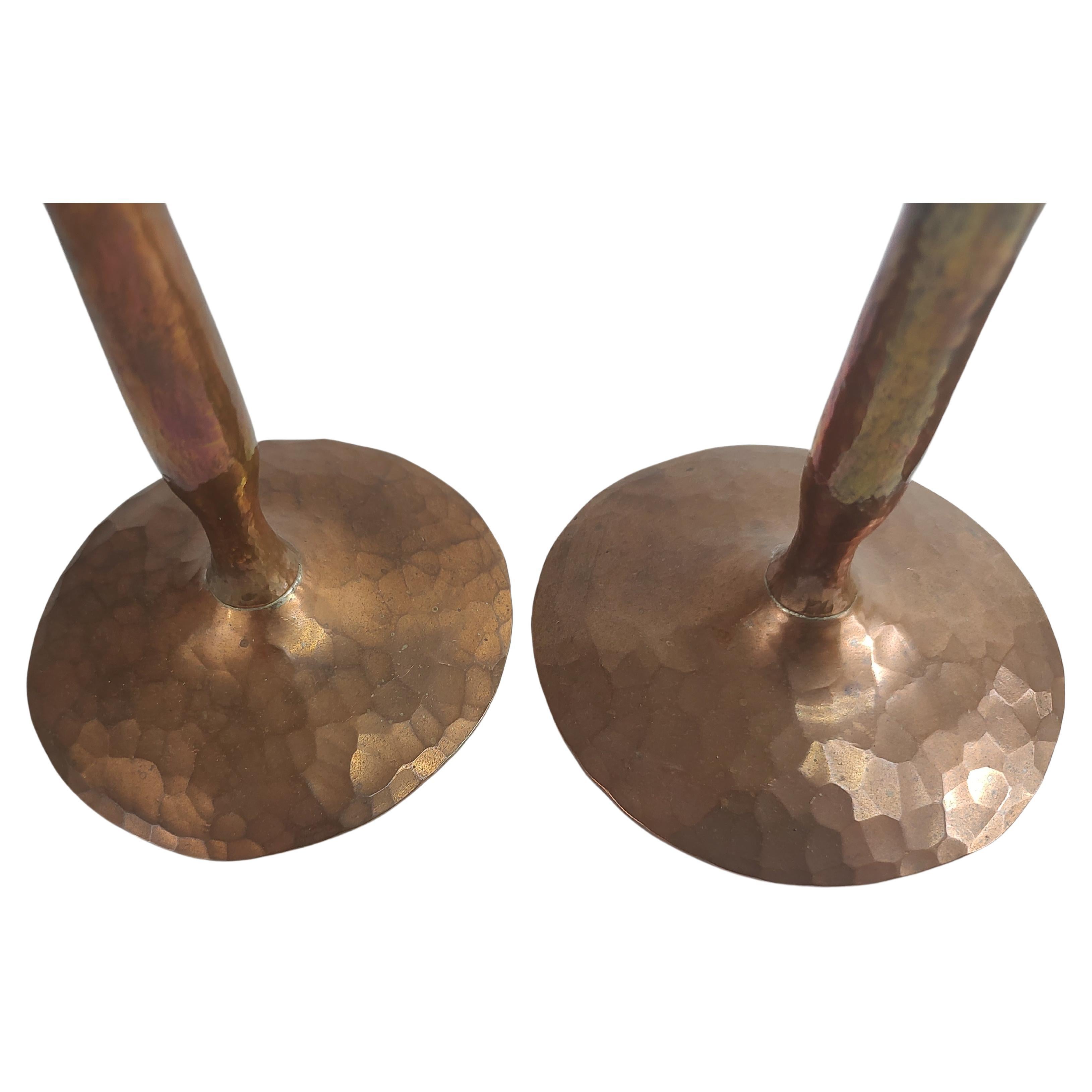 Hand Hammered & Polished Copper Candlesticks by Hessel Studios California  In Good Condition For Sale In Port Jervis, NY