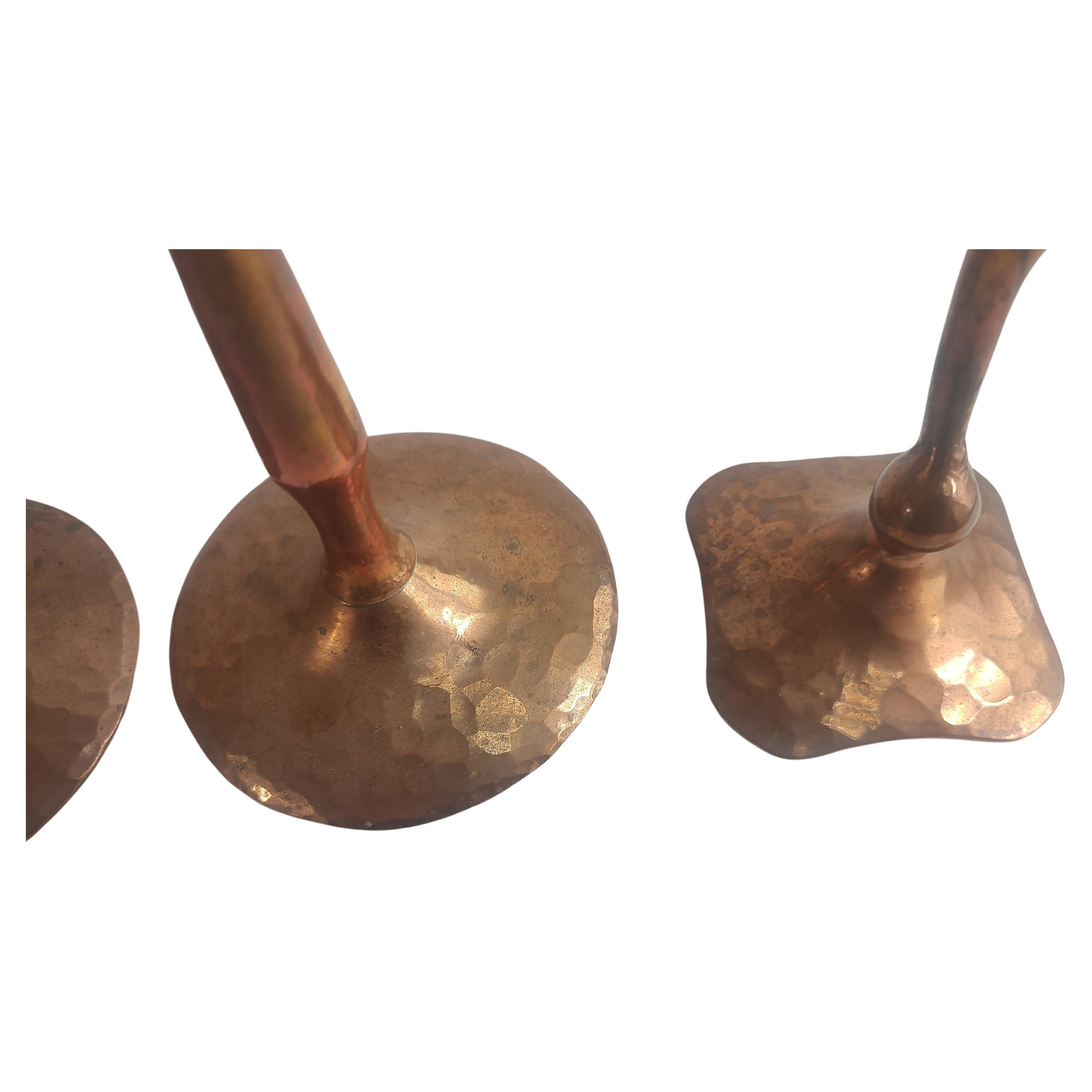 Mid Century Arts & Crafts Copper Candlesticks by Hessel Studios Hand Hammered For Sale 4