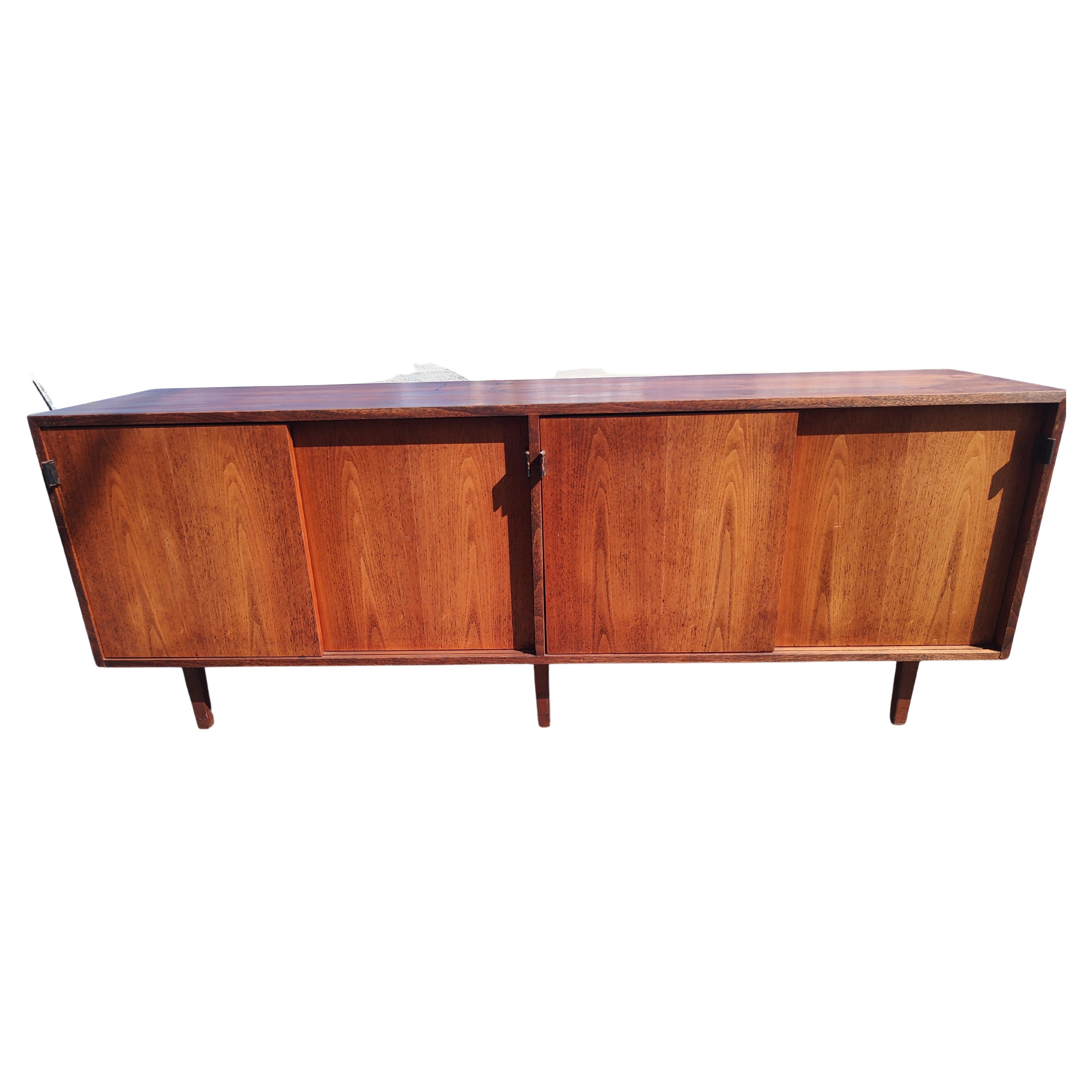 Mid Century Modern 4 Door Early Walnut Credenza by Knoll In Good Condition For Sale In Port Jervis, NY